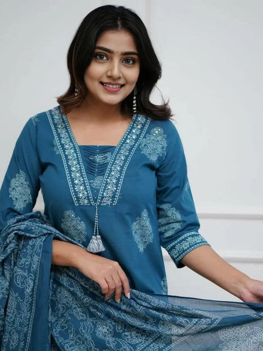 Women Floral Printed Regular Kurta with Trousers & With Dupatta