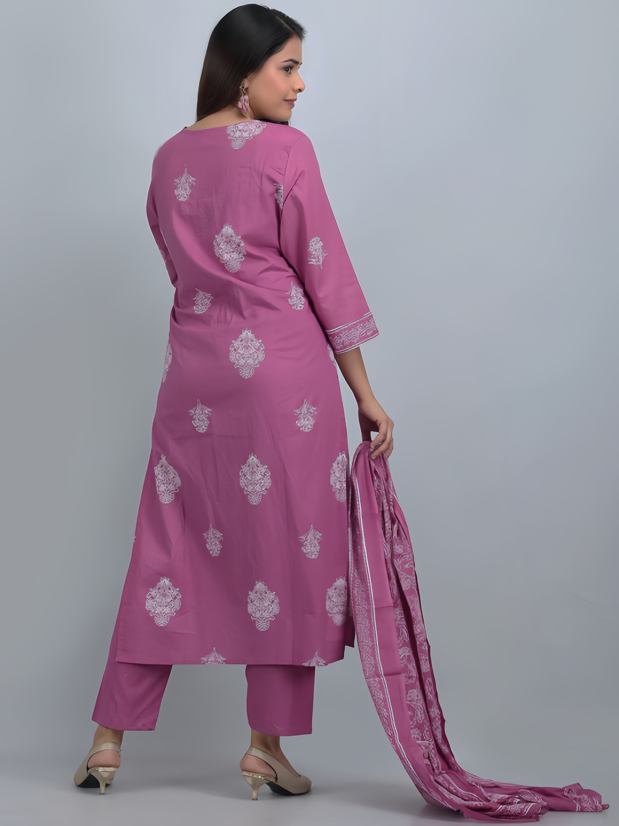 Women Floral Printed Regular Kurta with Trousers & With Dupatta