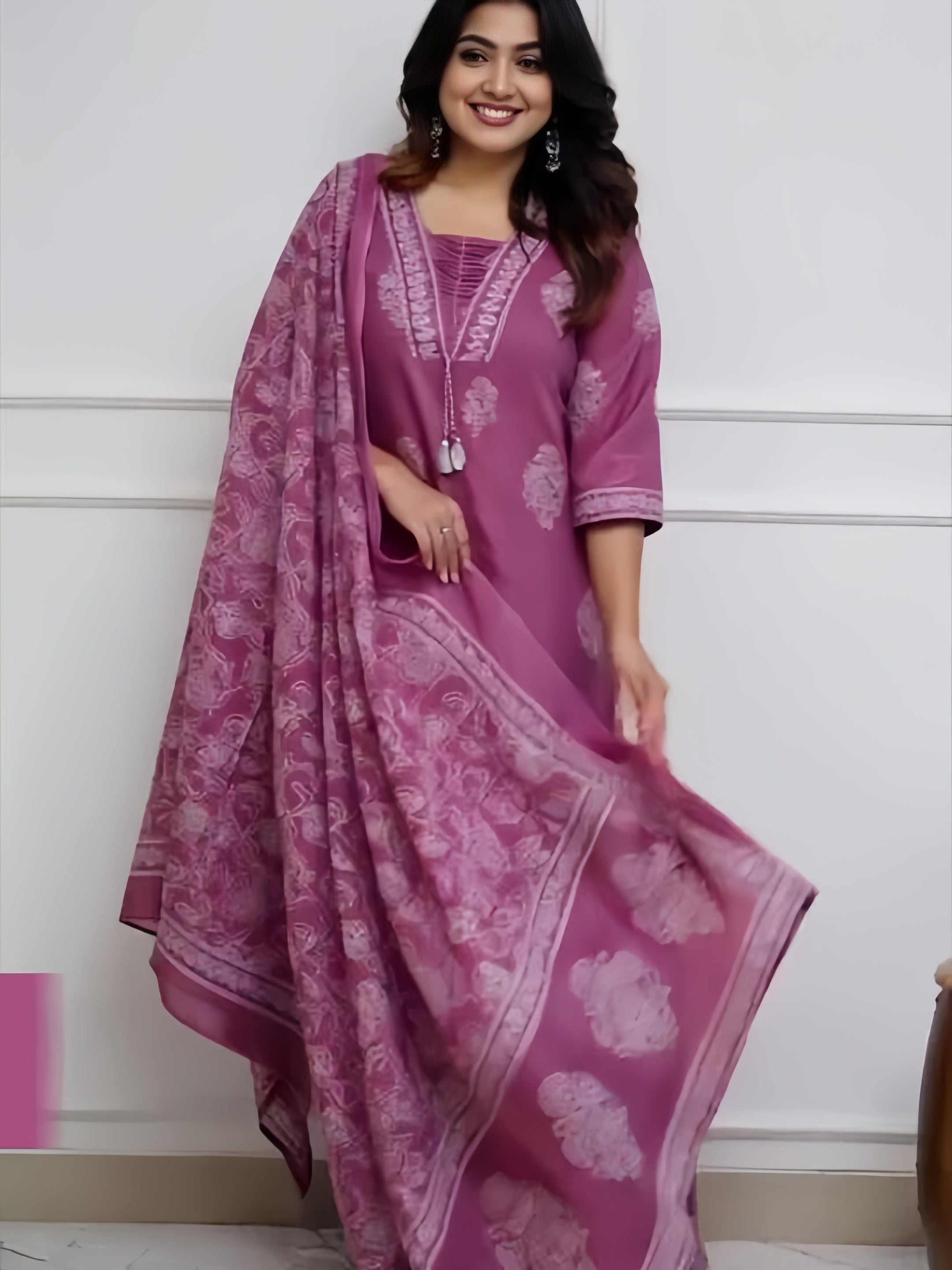 Women Floral Printed Regular Kurta with Trousers & With Dupatta