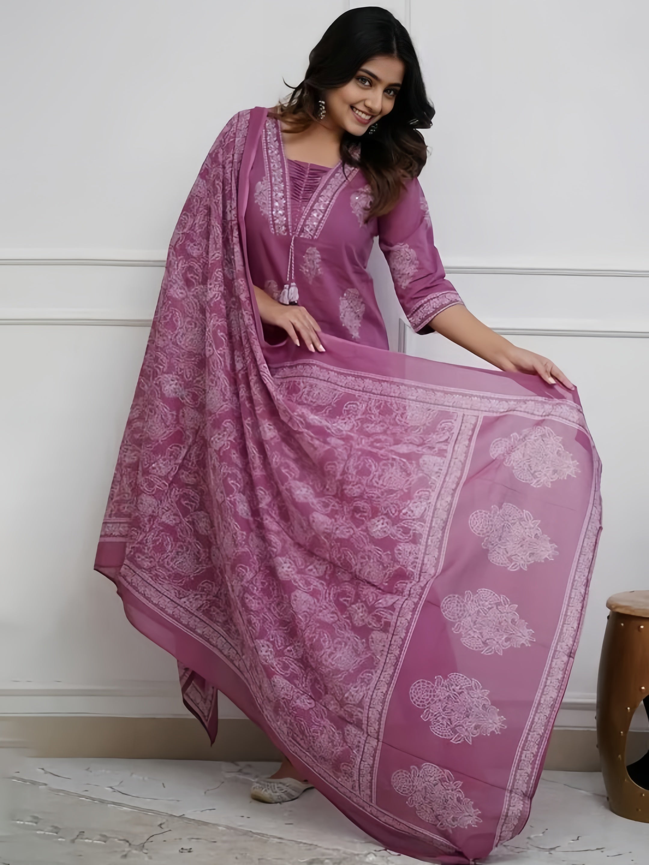 Women Floral Printed Regular Kurta with Trousers & With Dupatta