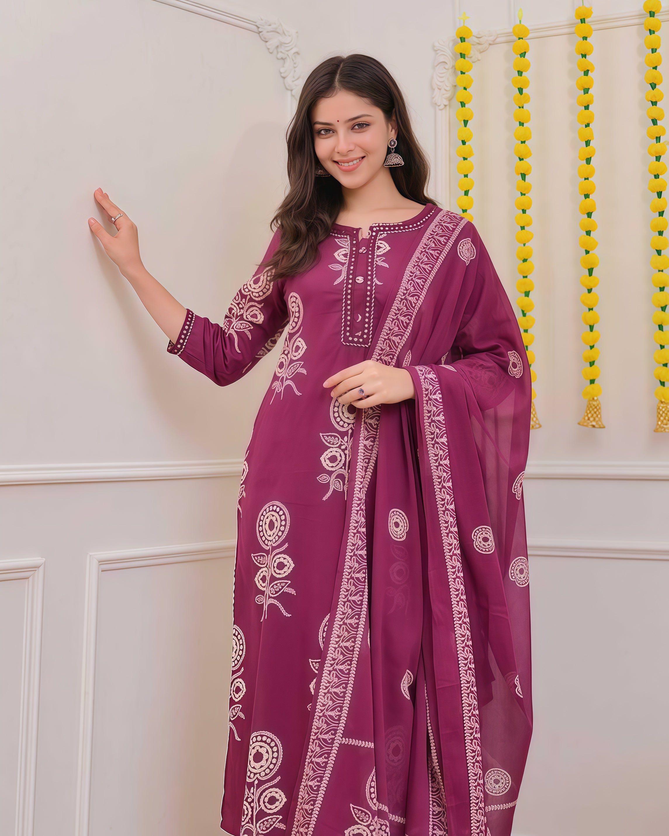 Women Floral Printed Regular Kurta with Trousers & With Dupatta