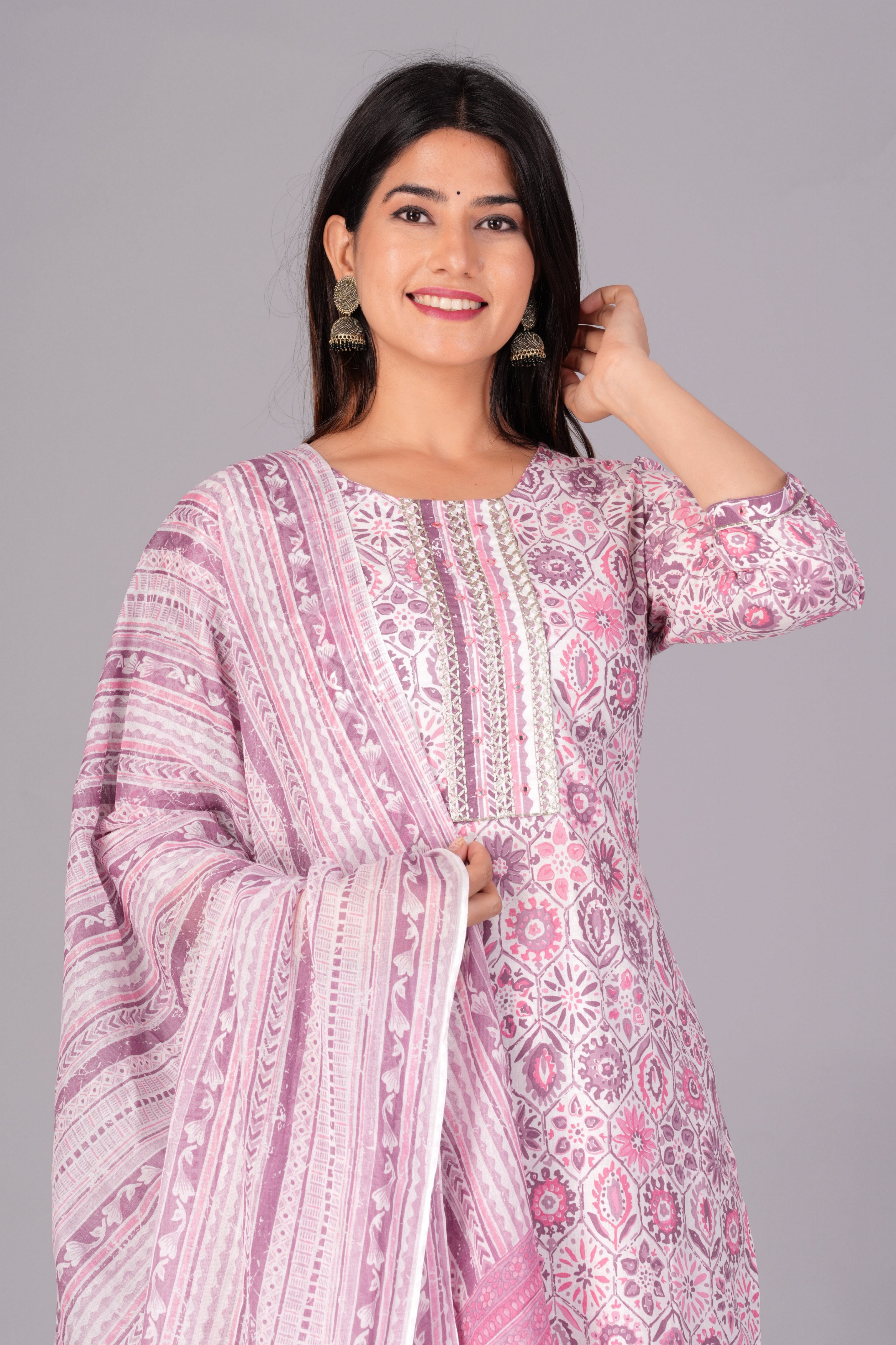 Women Floral Printed Regular Kurta with Trousers & With Dupatta