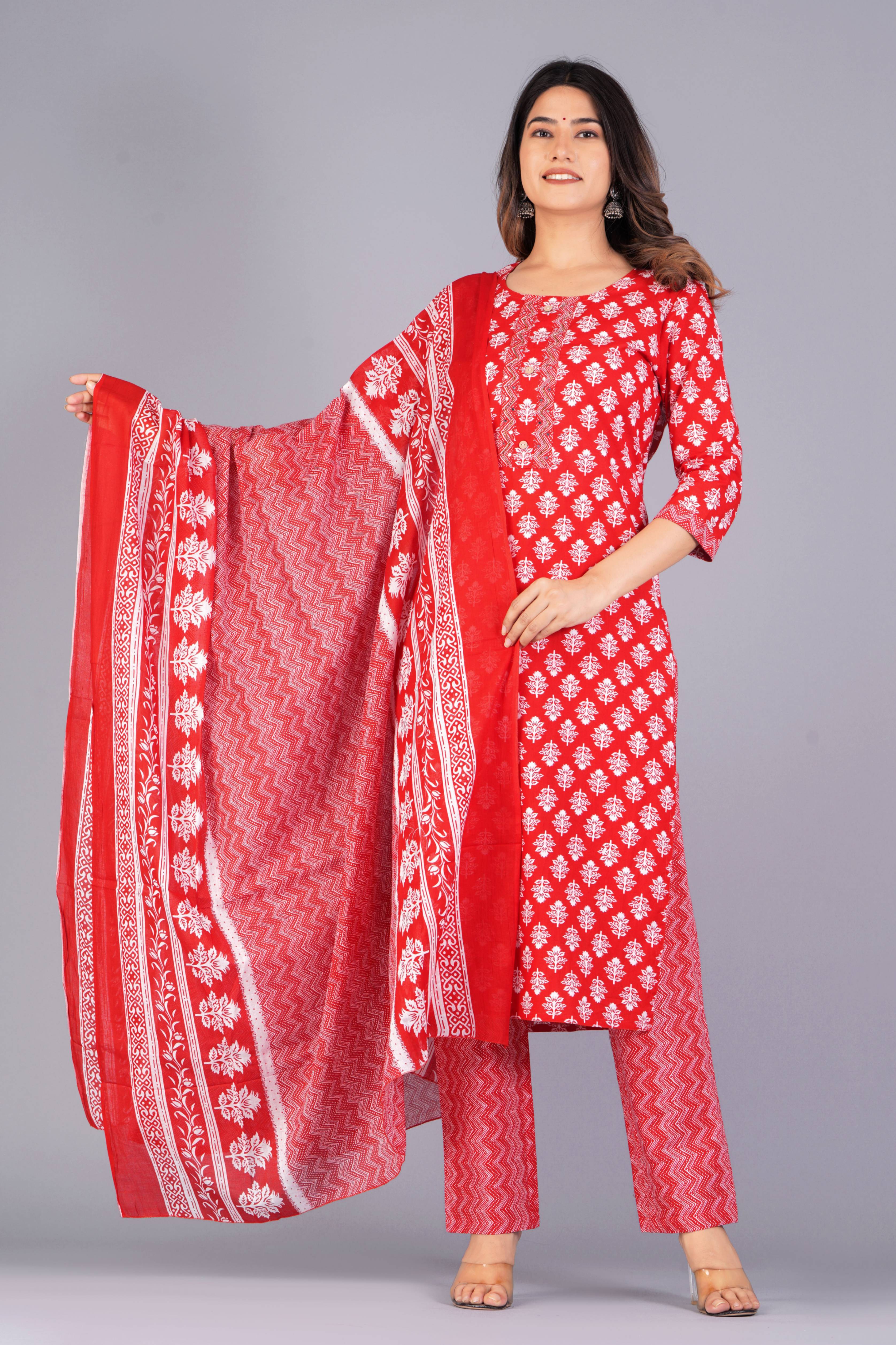 Women Floral Printed Regular Kurta with Trousers & With Dupatta