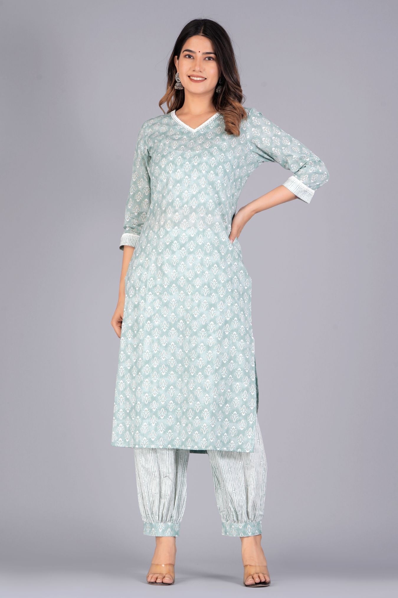 Women Floral Printed Regular Kurta with Trousers & With Dupatta