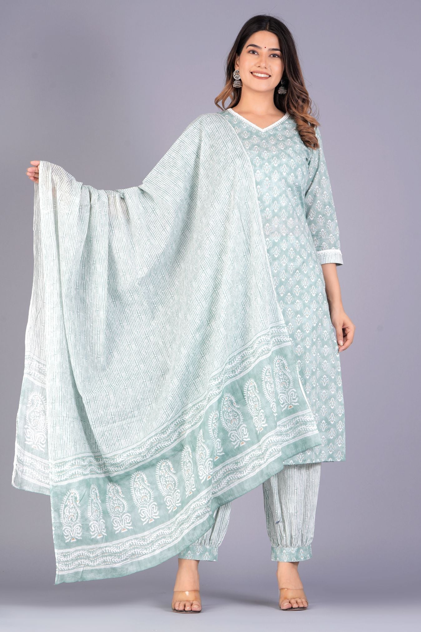 Women Floral Printed Regular Kurta with Trousers & With Dupatta