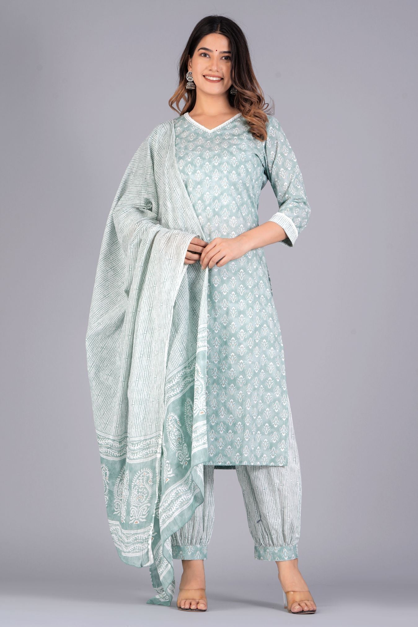 Women Floral Printed Regular Kurta with Trousers & With Dupatta