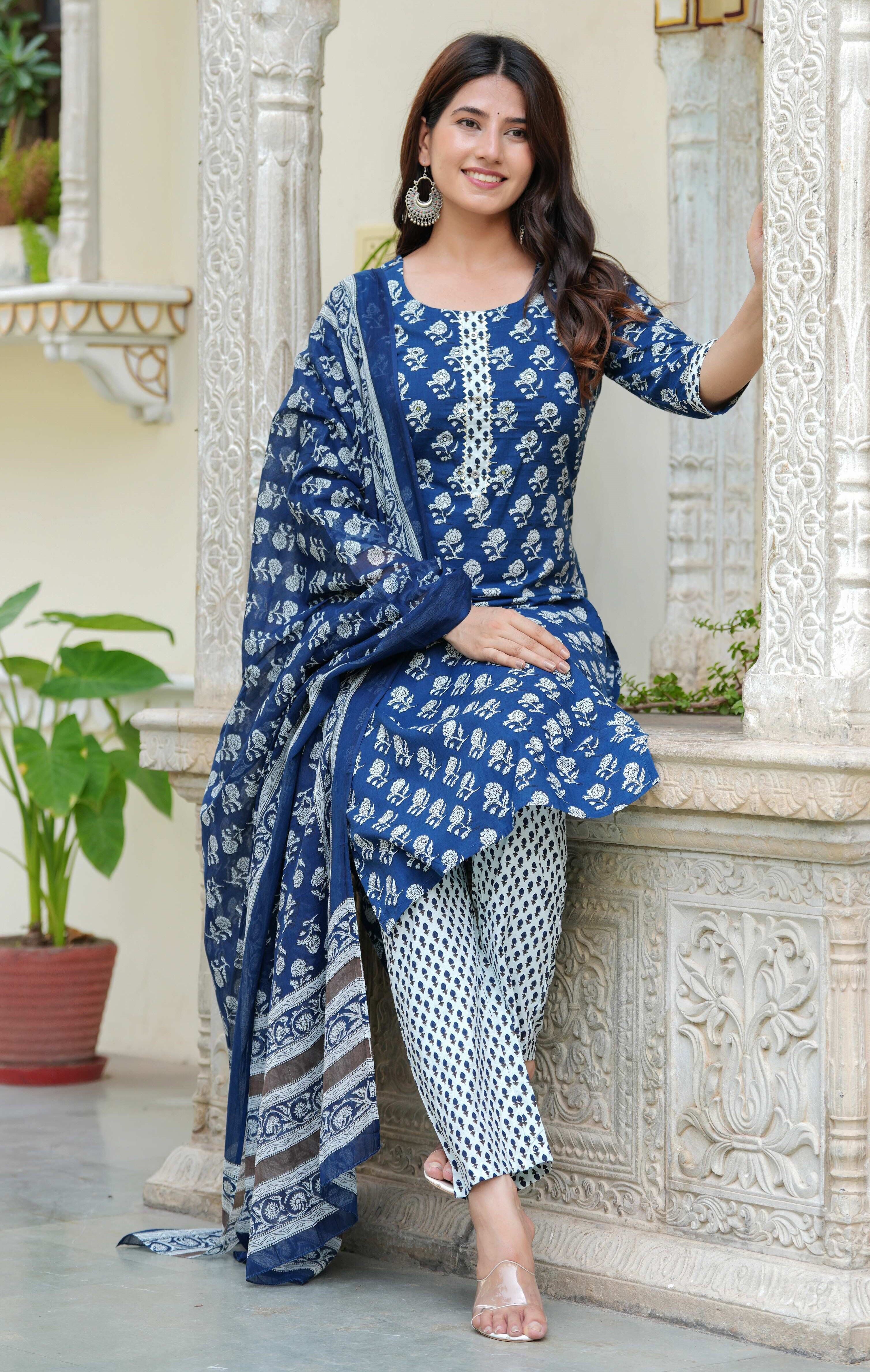 Women Floral Printed Regular Kurta with Trousers & With Dupatta