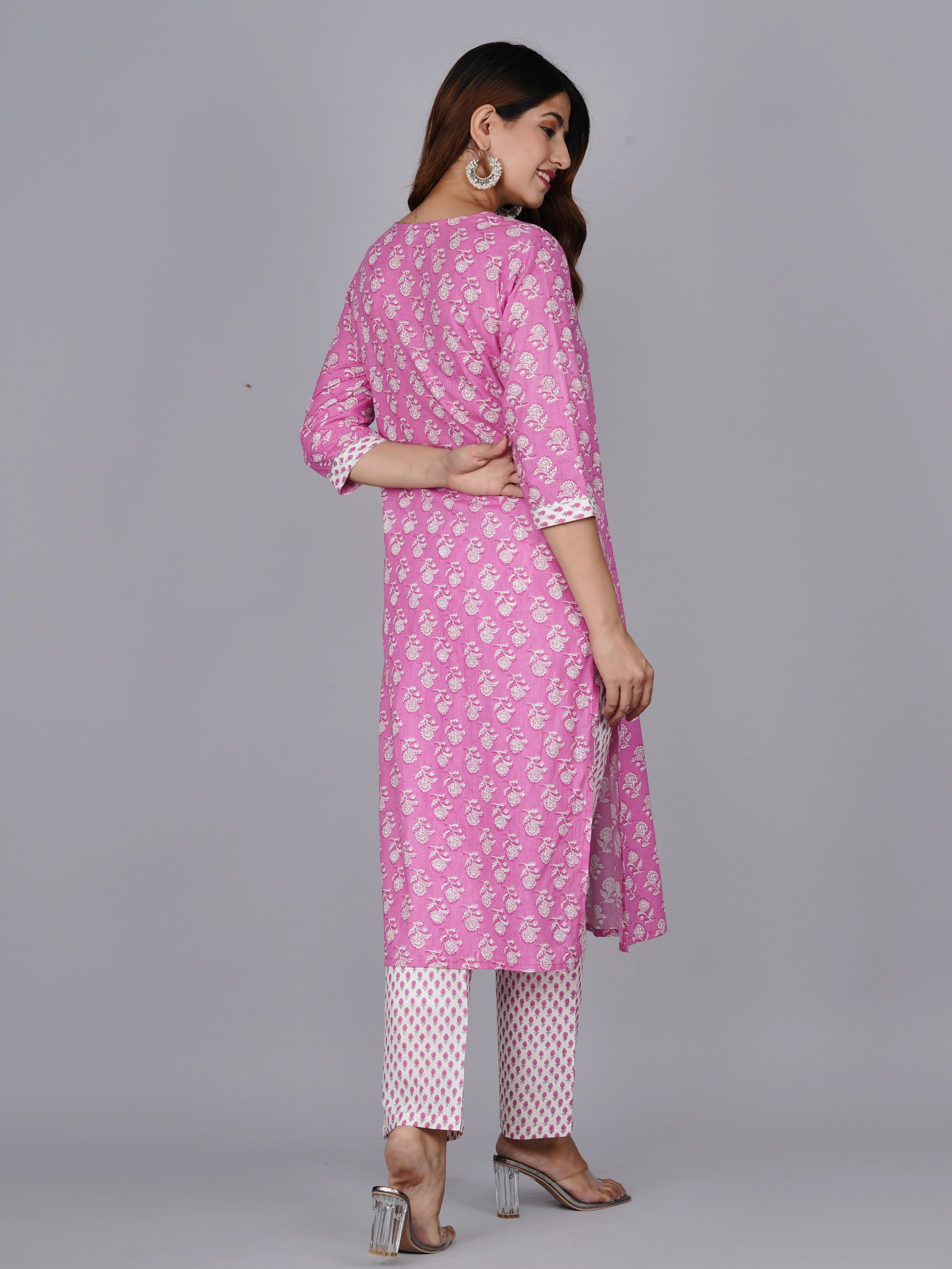 Women Floral Printed Regular Kurta with Trousers & With Dupatta