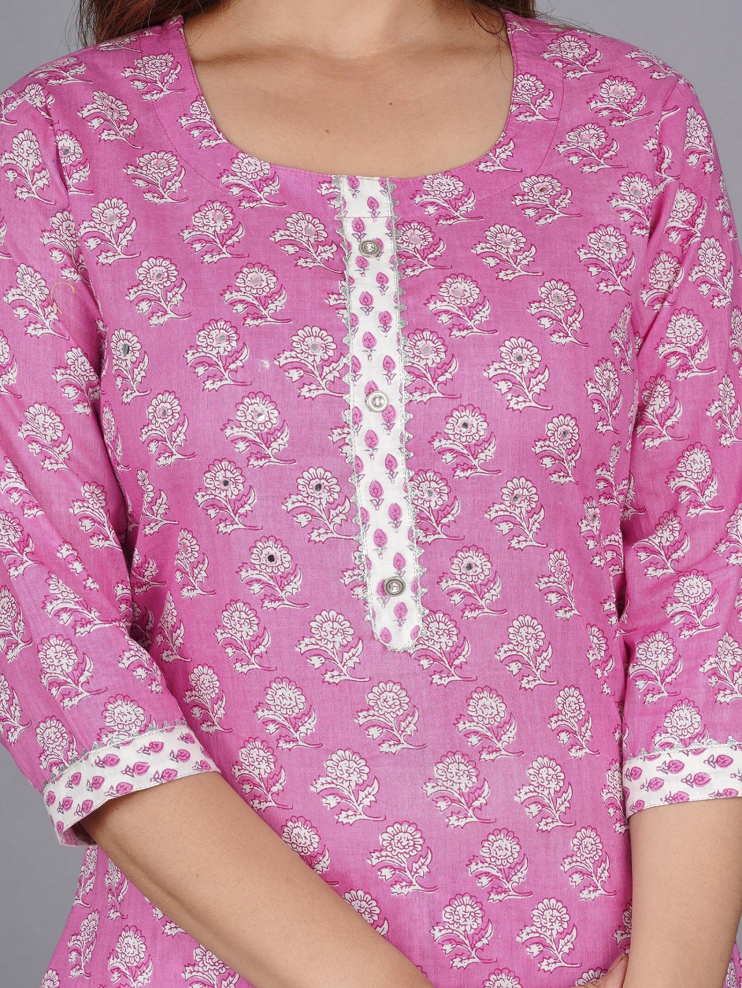 Women Floral Printed Regular Kurta with Trousers & With Dupatta
