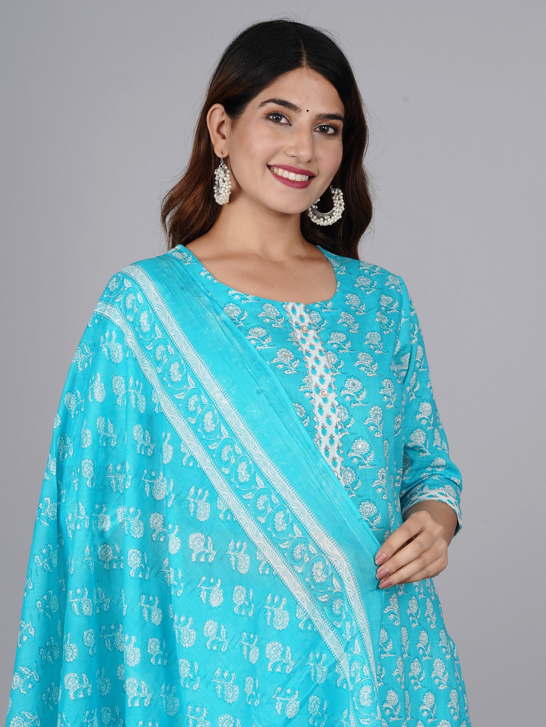 Women Floral Printed Regular Kurta with Trousers & With Dupatta
