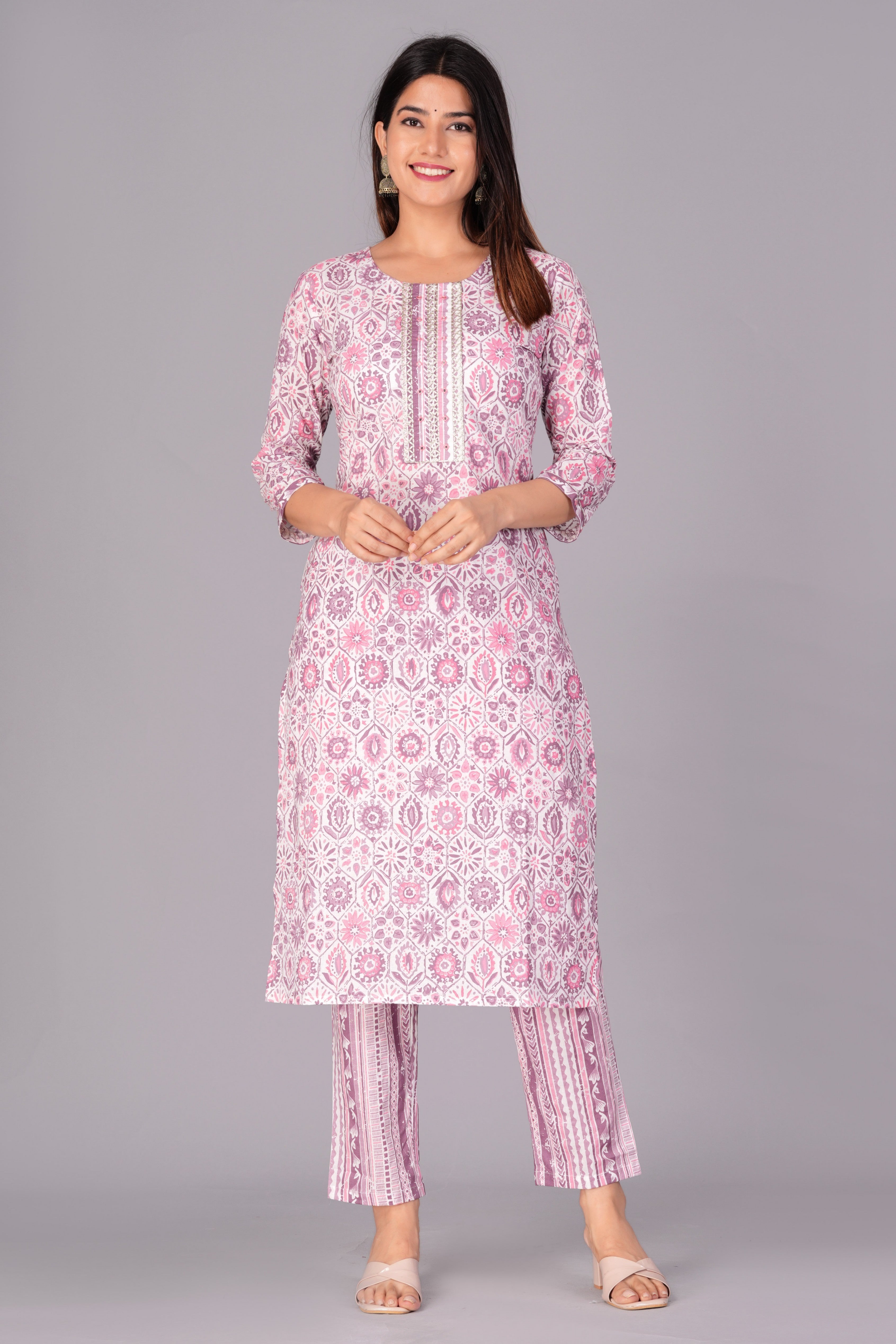 Women Floral Printed Regular Kurta with Trousers & With Dupatta