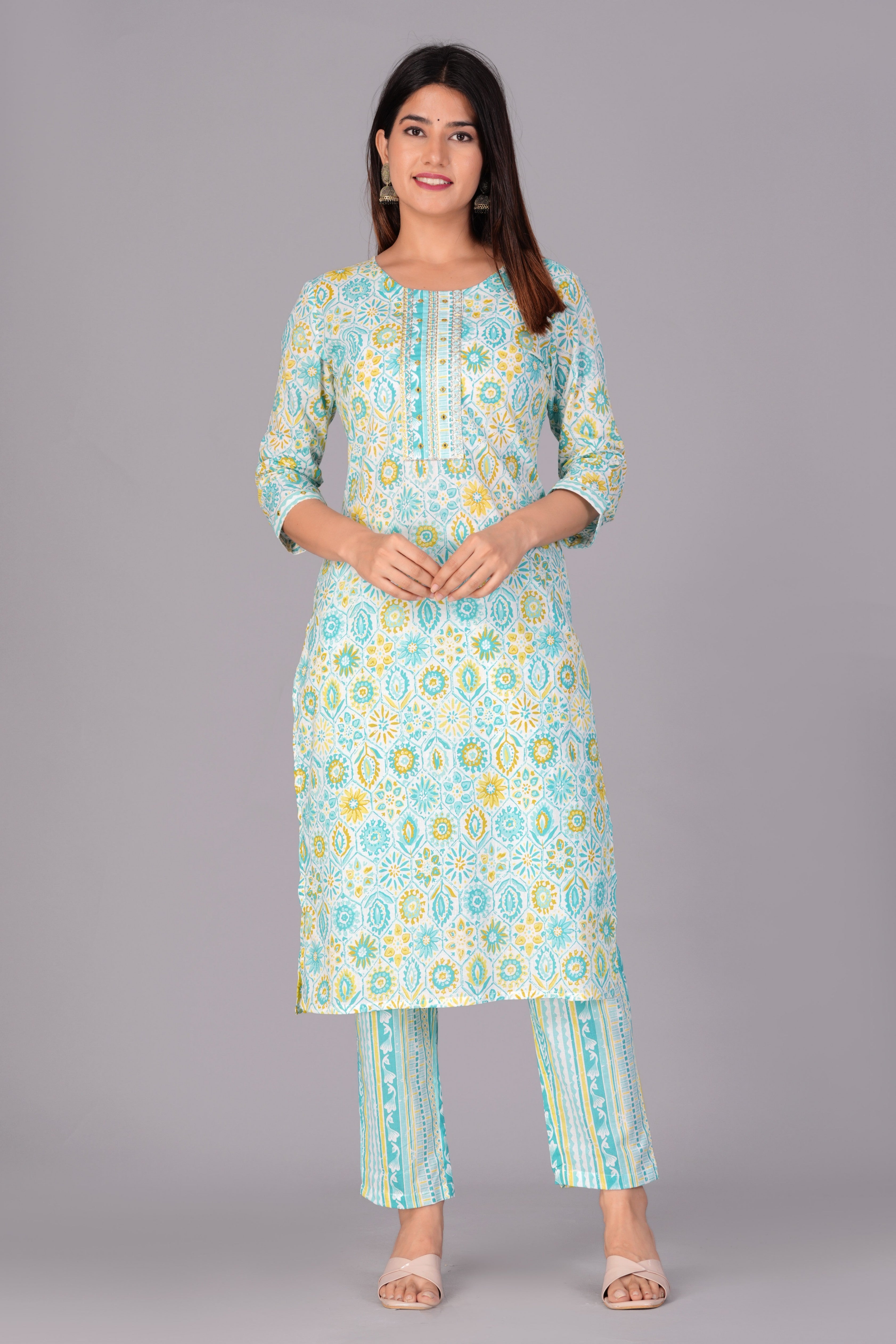 Women Floral Printed Regular Kurta with Trousers & With Dupatta