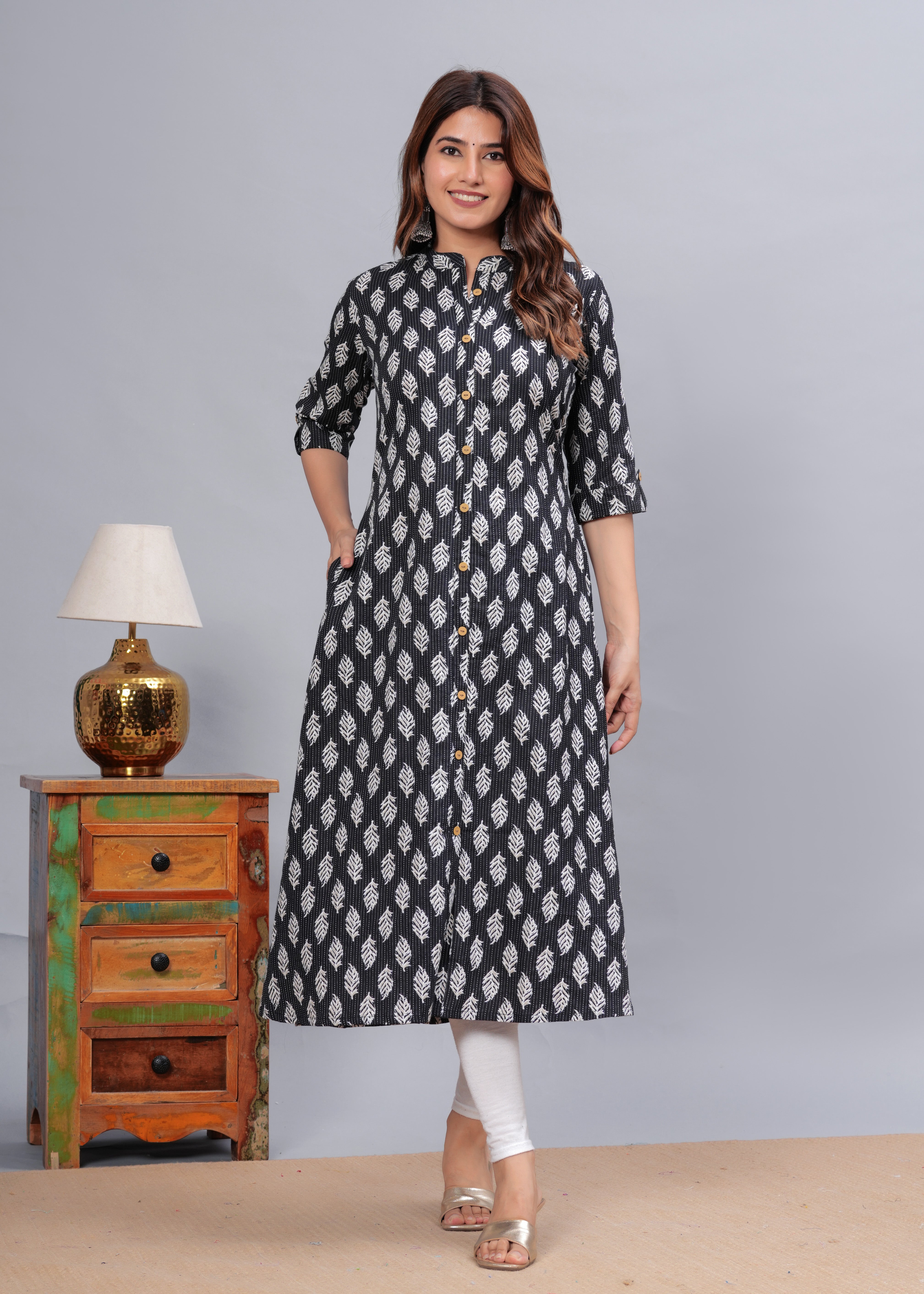 Women Floral Printed Regular Kurta with Trousers
