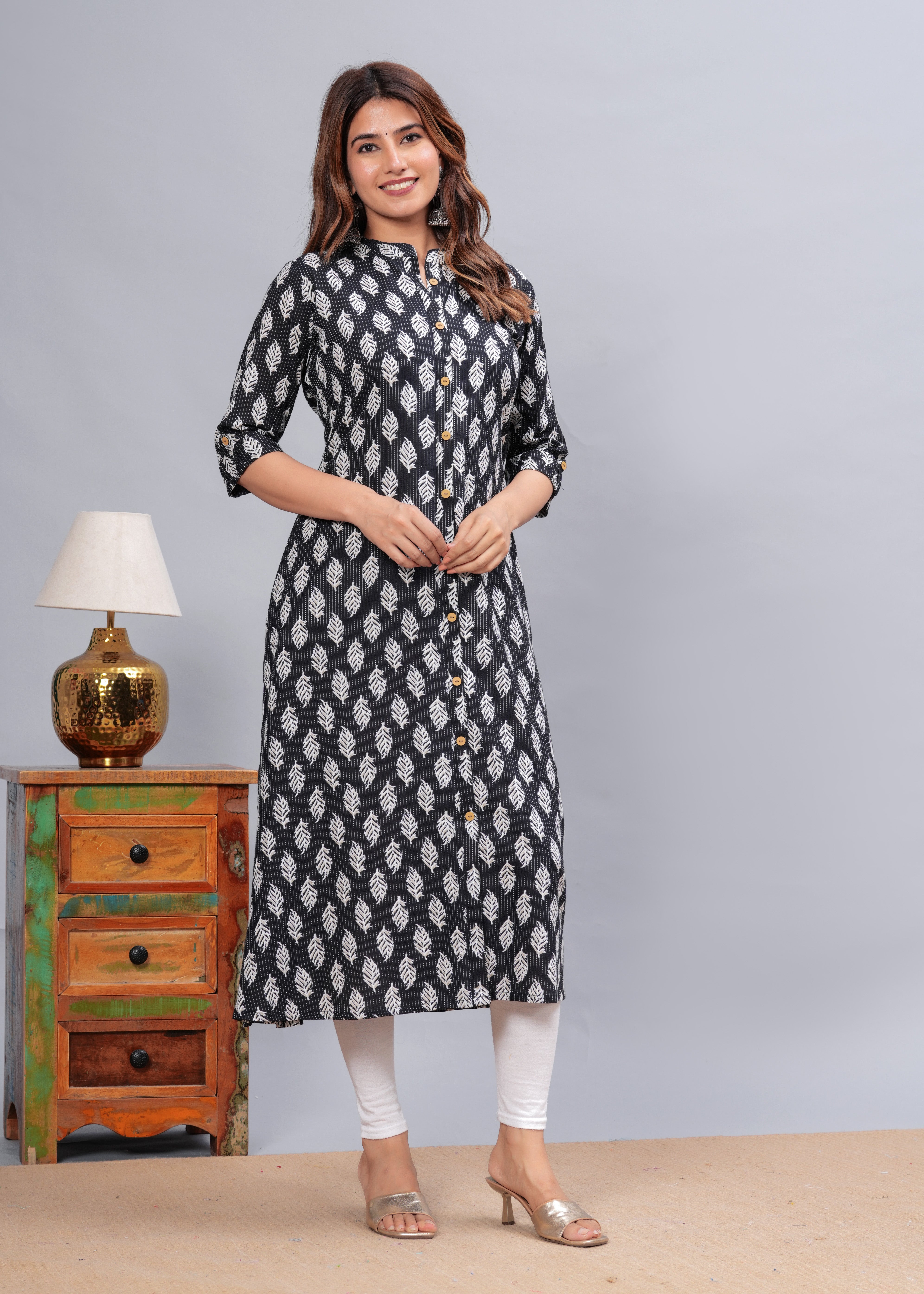 Women Floral Printed Regular Kurta with Trousers