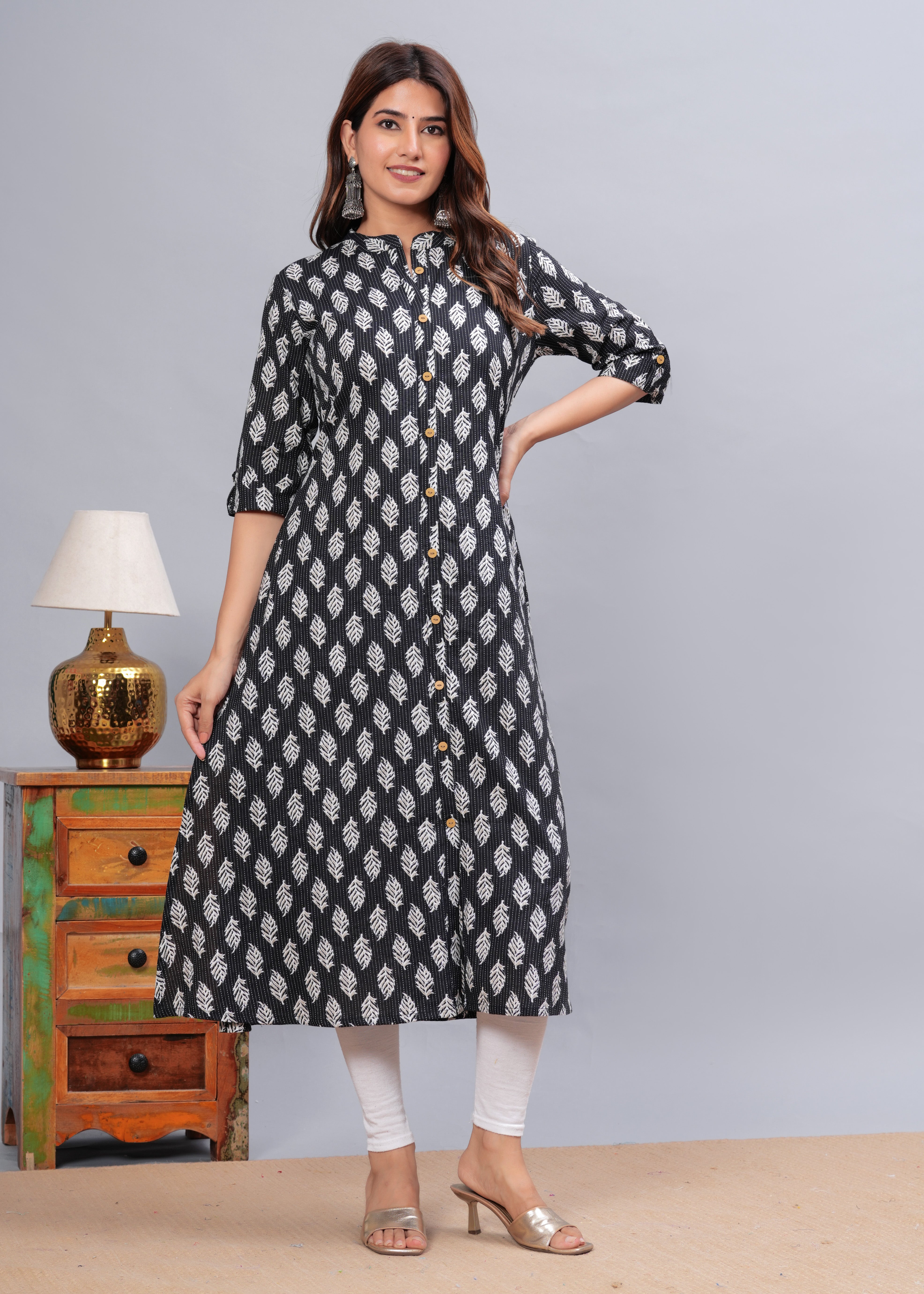 Women Floral Printed Regular Kurta with Trousers