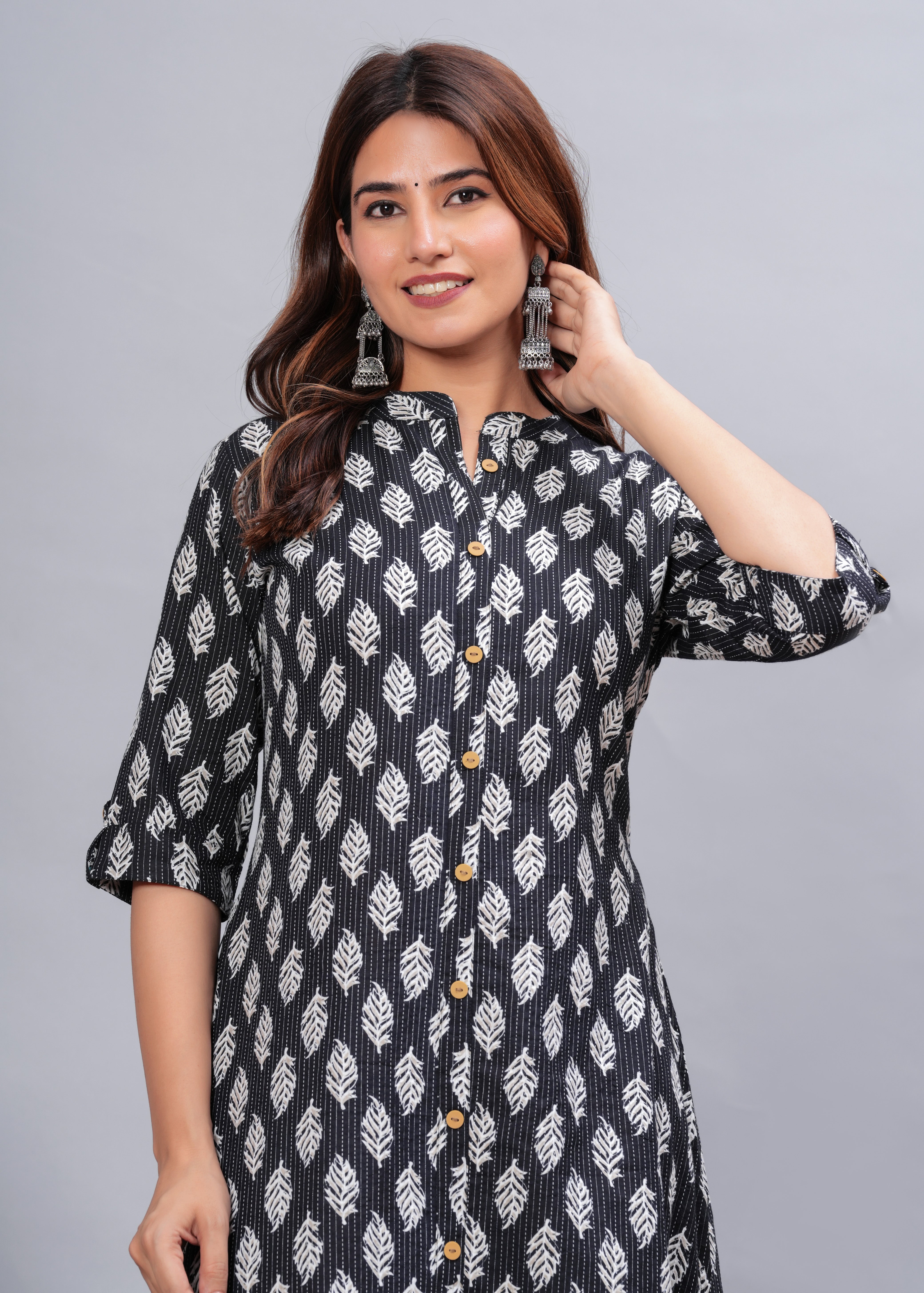 Women Floral Printed Regular Kurta with Trousers