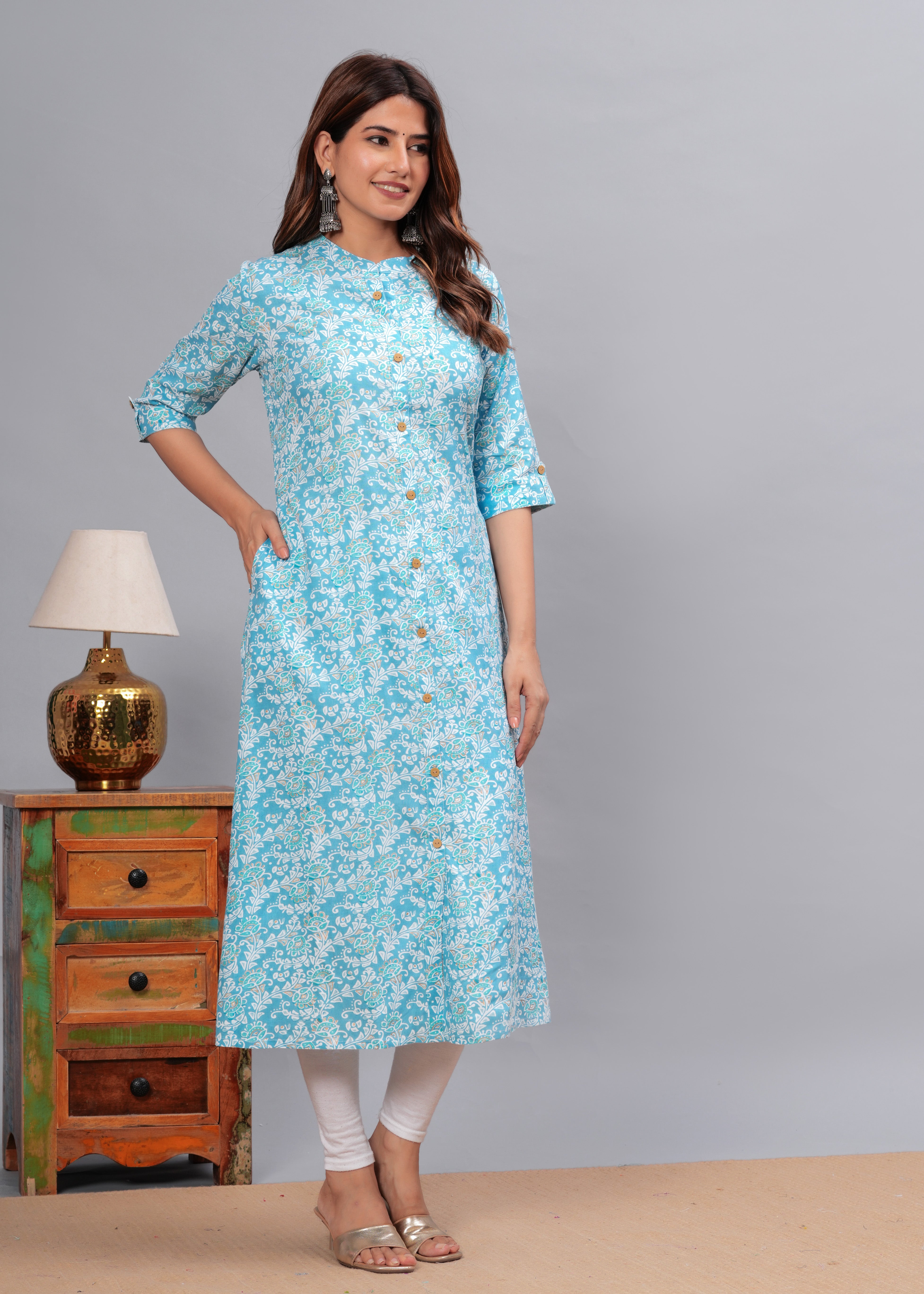 Women Floral Printed Regular Kurta with Trousers