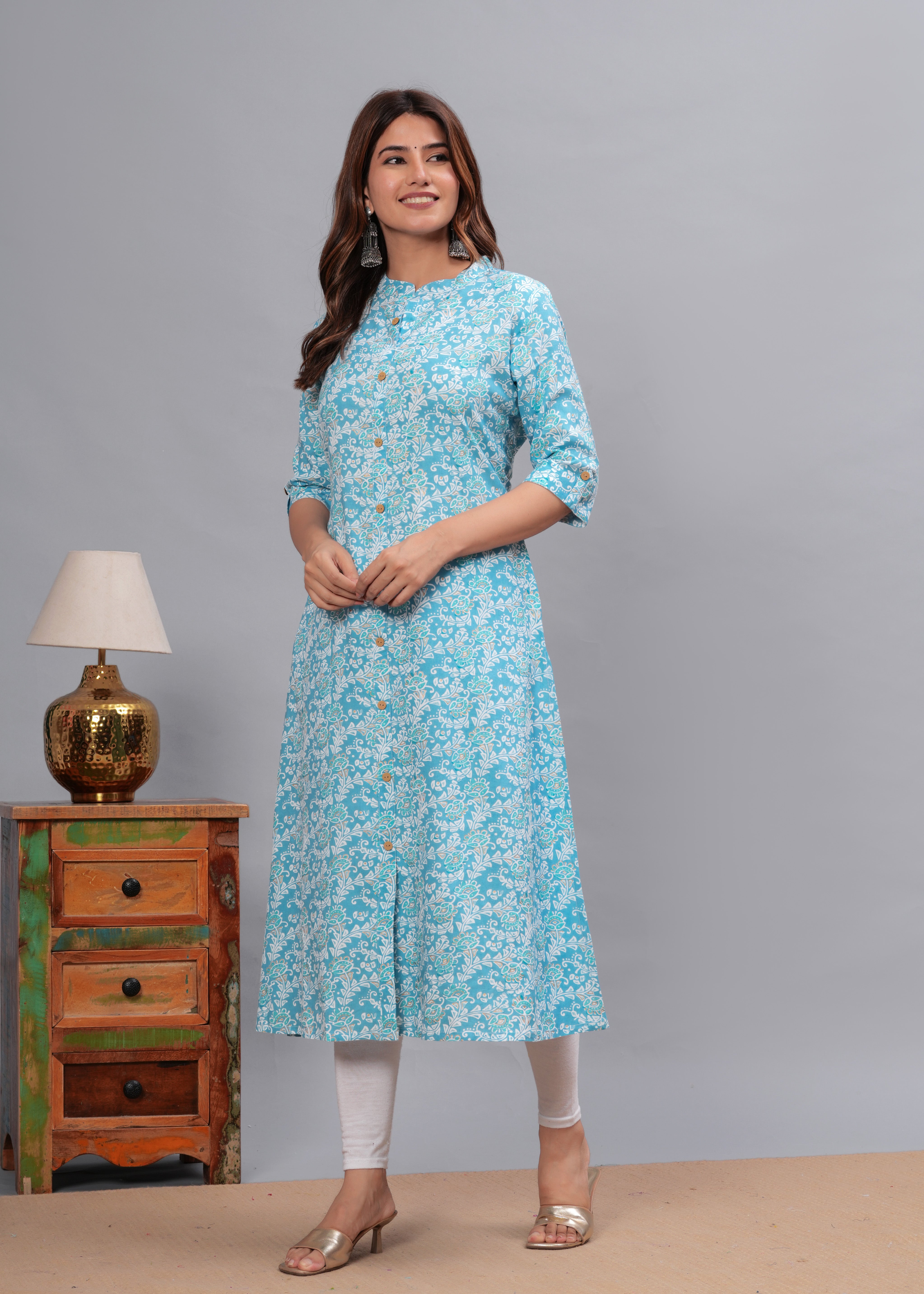 Women Floral Printed Regular Kurta with Trousers