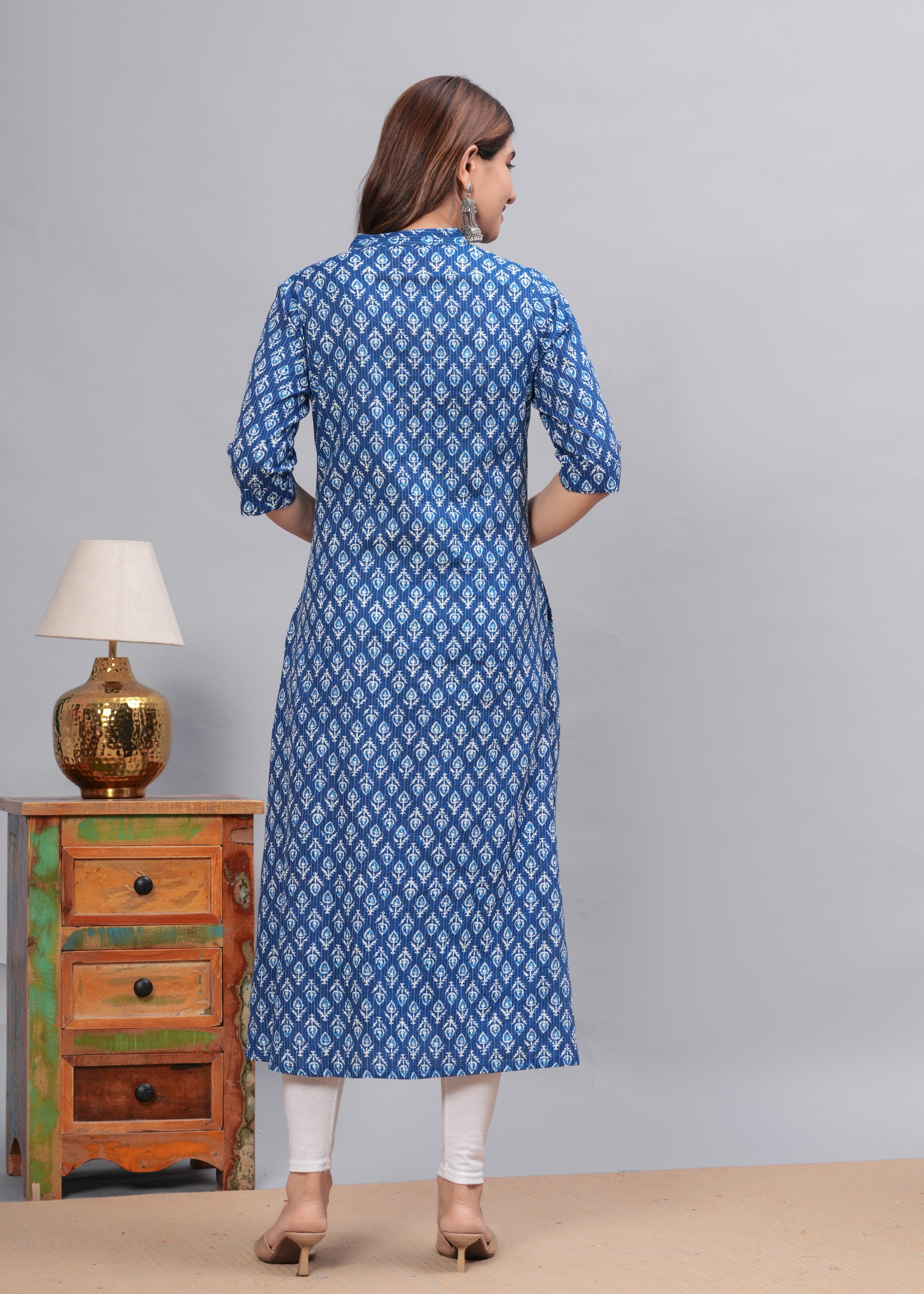 Women Floral Printed Regular Kurta with Trousers
