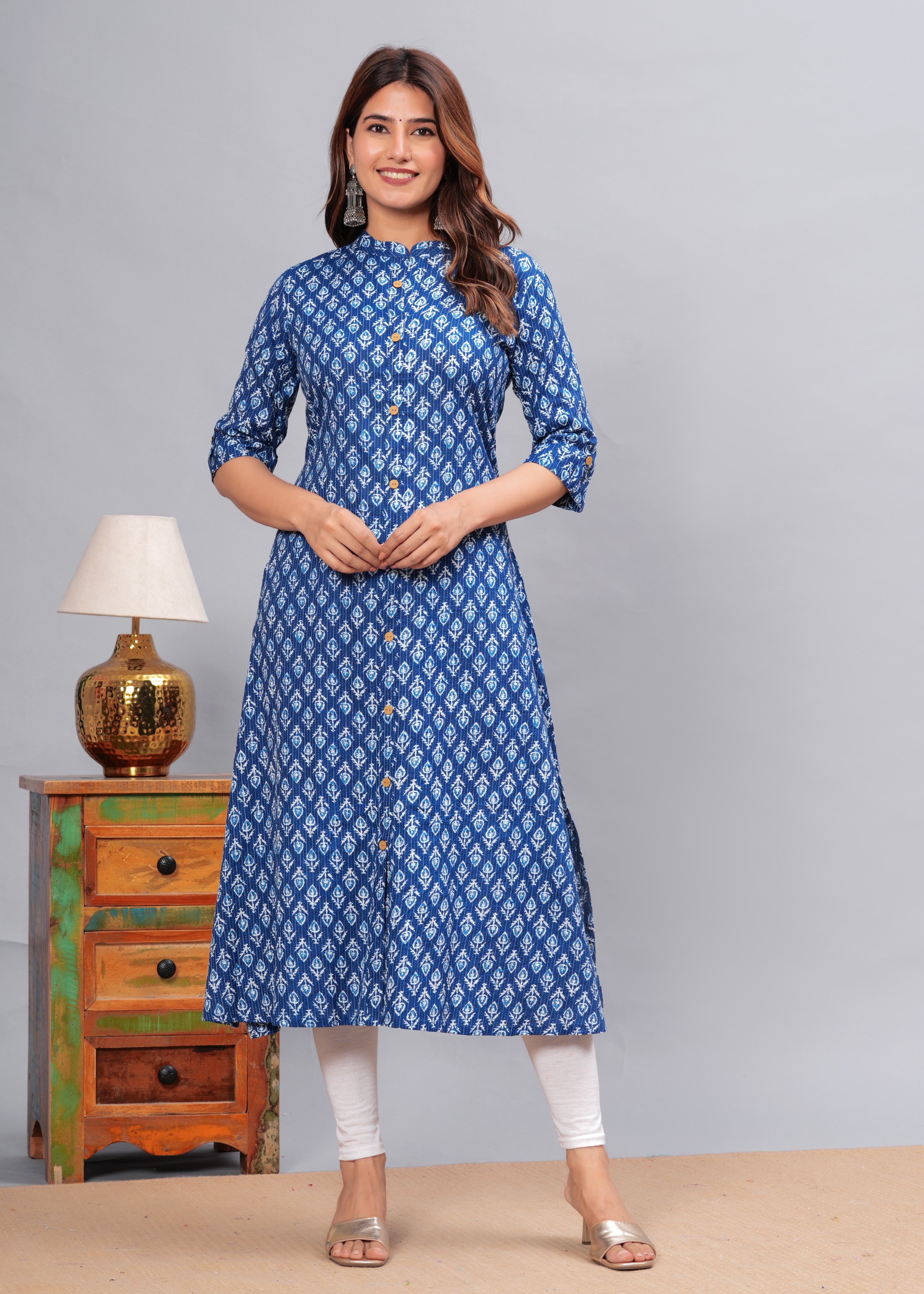Women Floral Printed Regular Kurta with Trousers