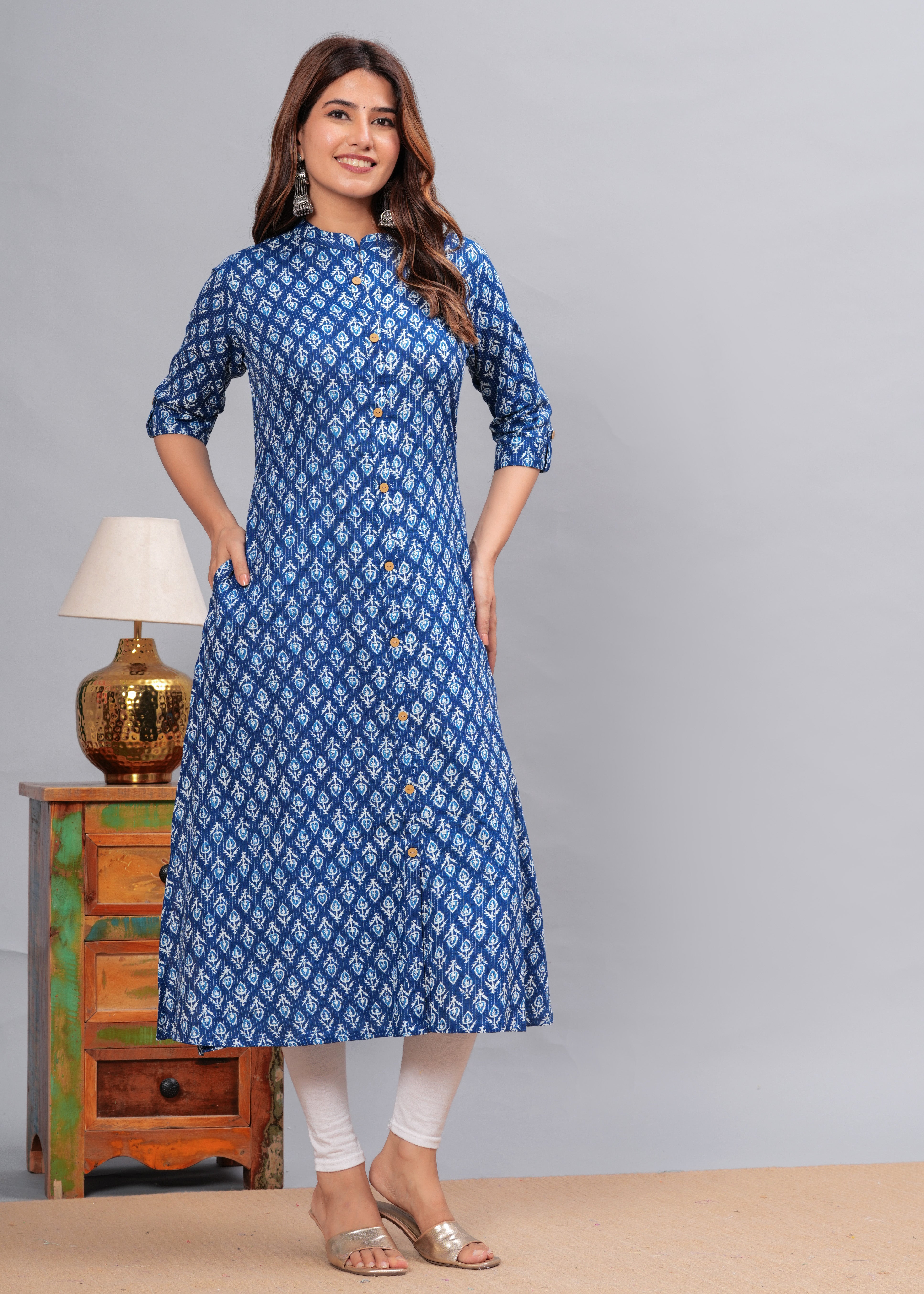 Women Floral Printed Regular Kurta with Trousers
