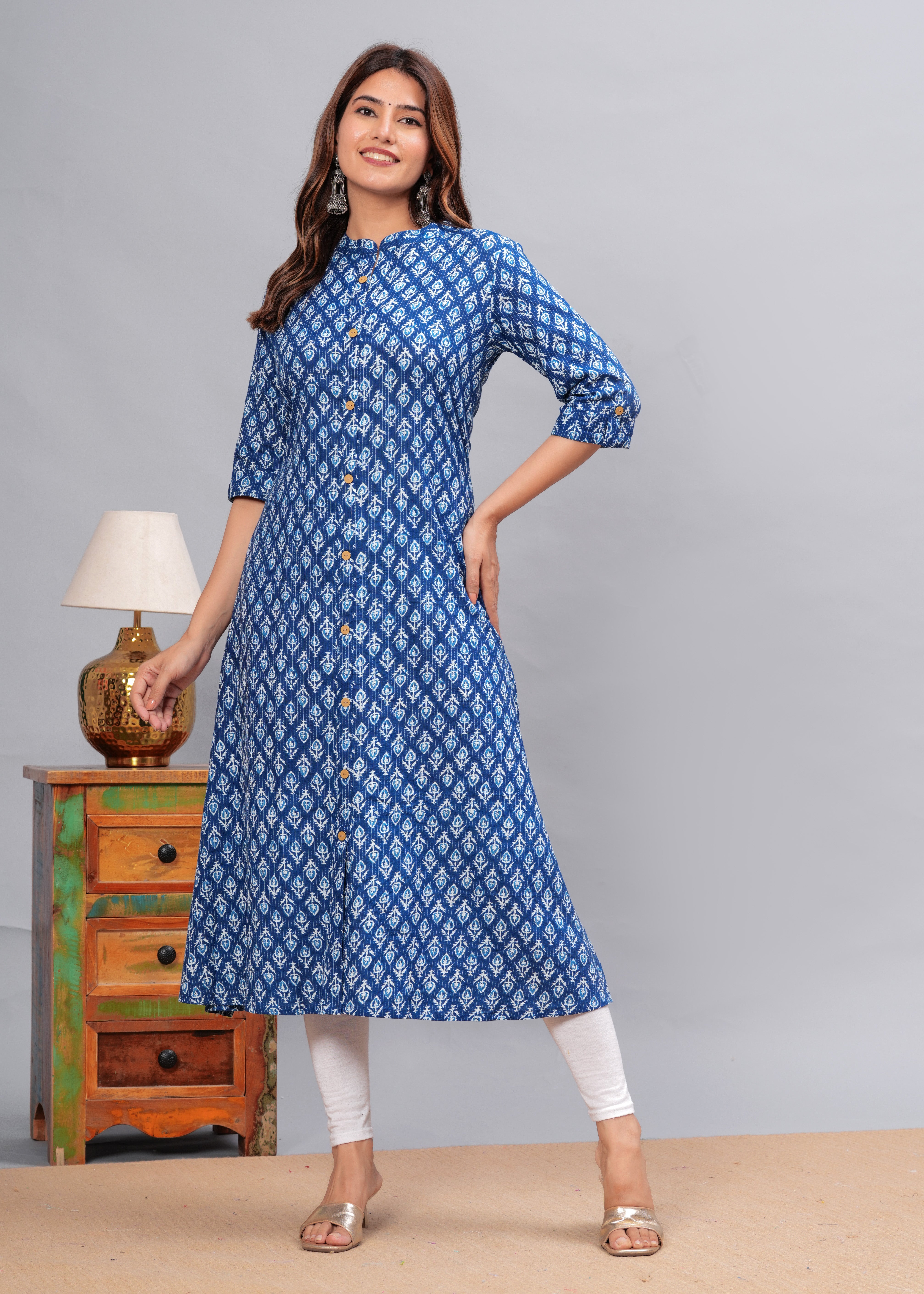Women Floral Printed Regular Kurta with Trousers