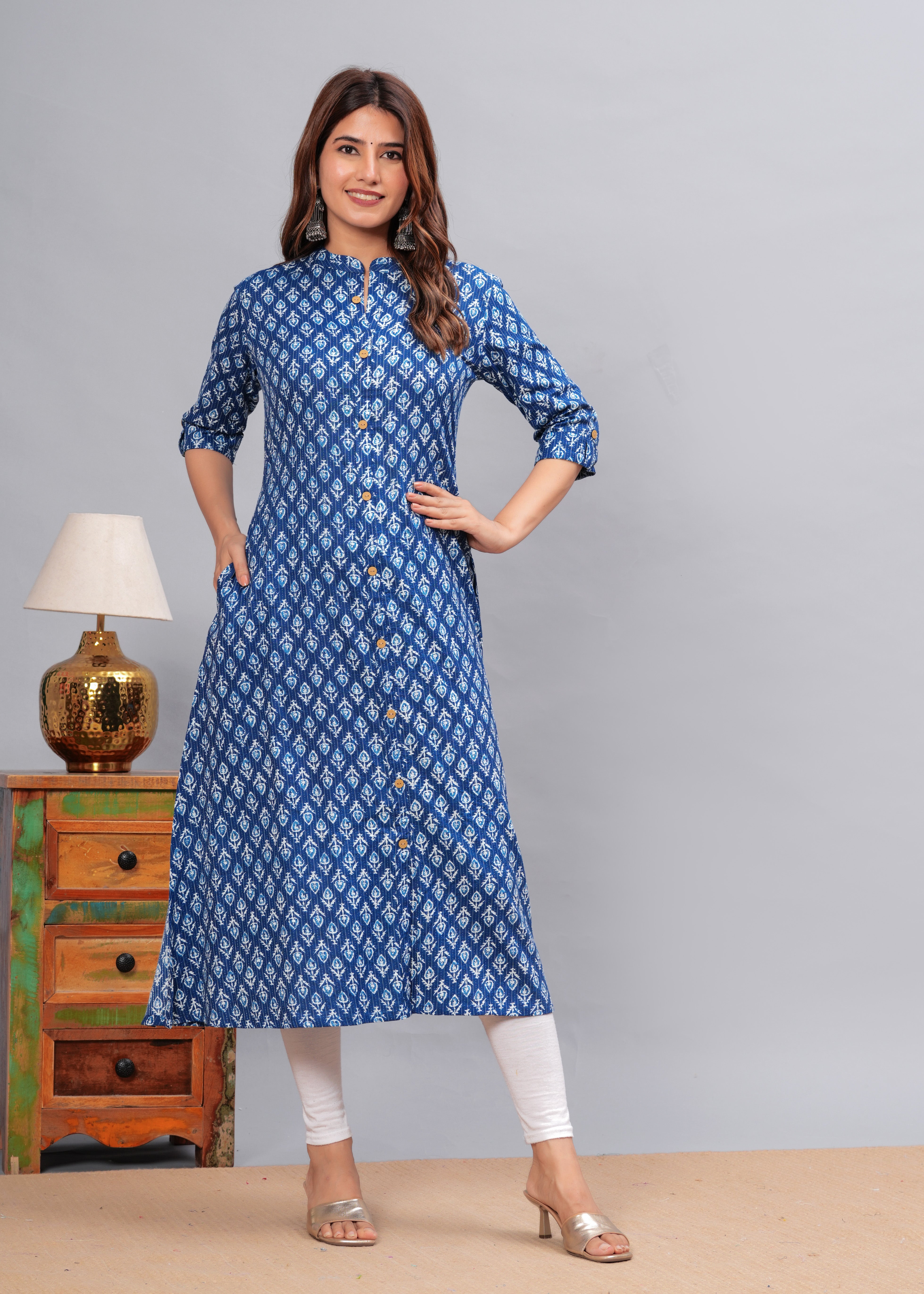 Women Floral Printed Regular Kurta with Trousers