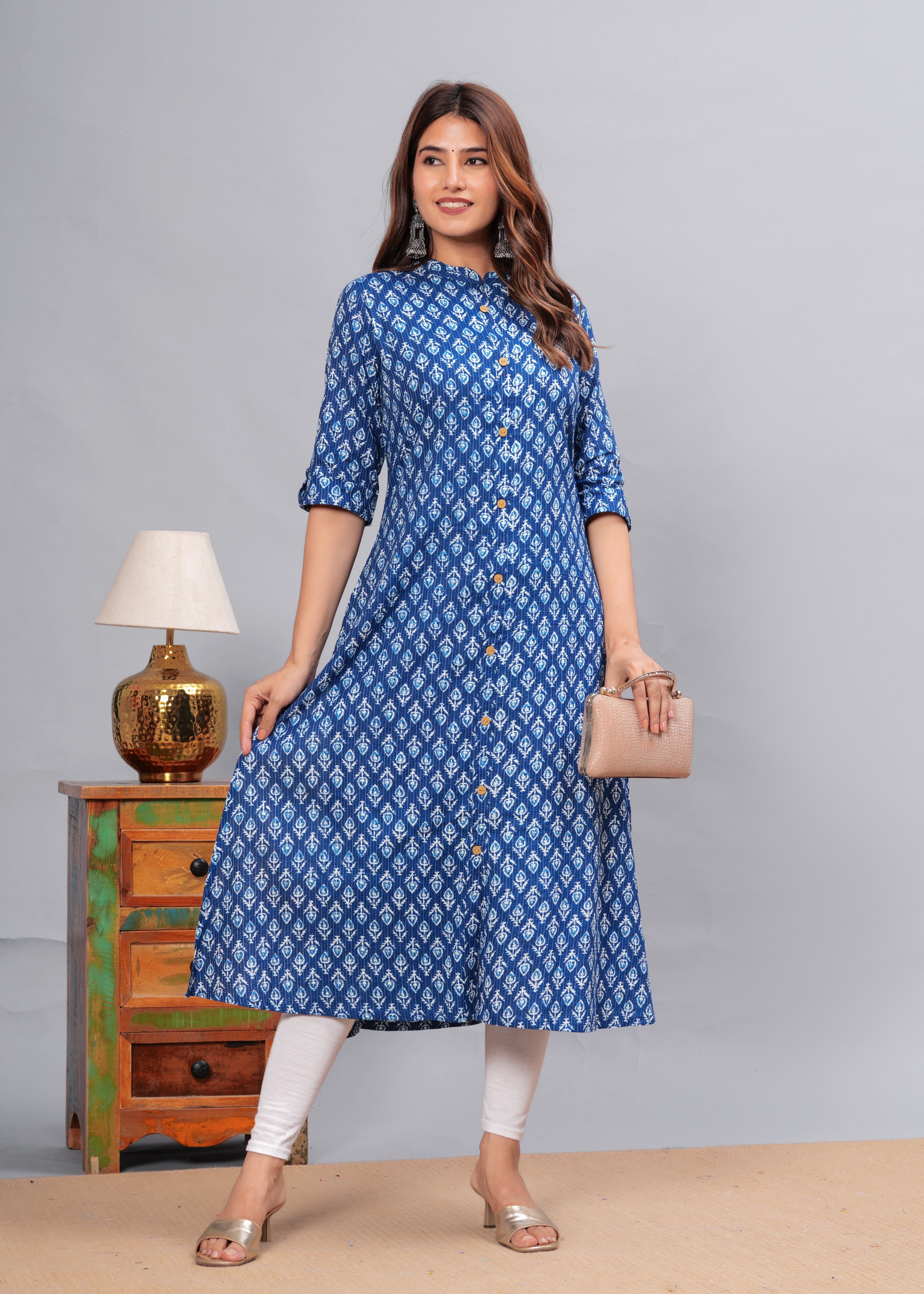 Women Floral Printed Regular Kurta with Trousers