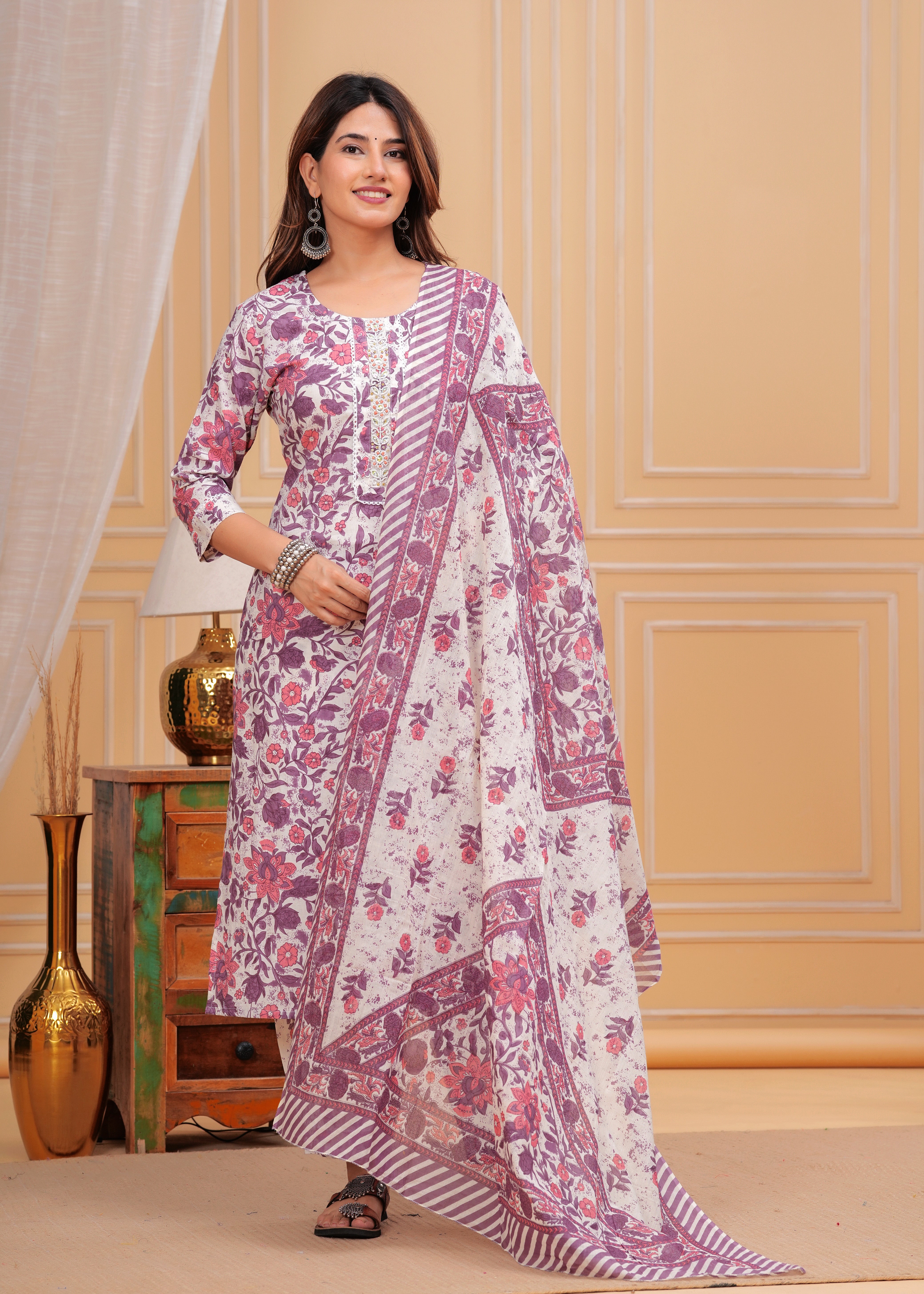 Women Floral Printed Regular Kurta with Trousers & With Dupatta
