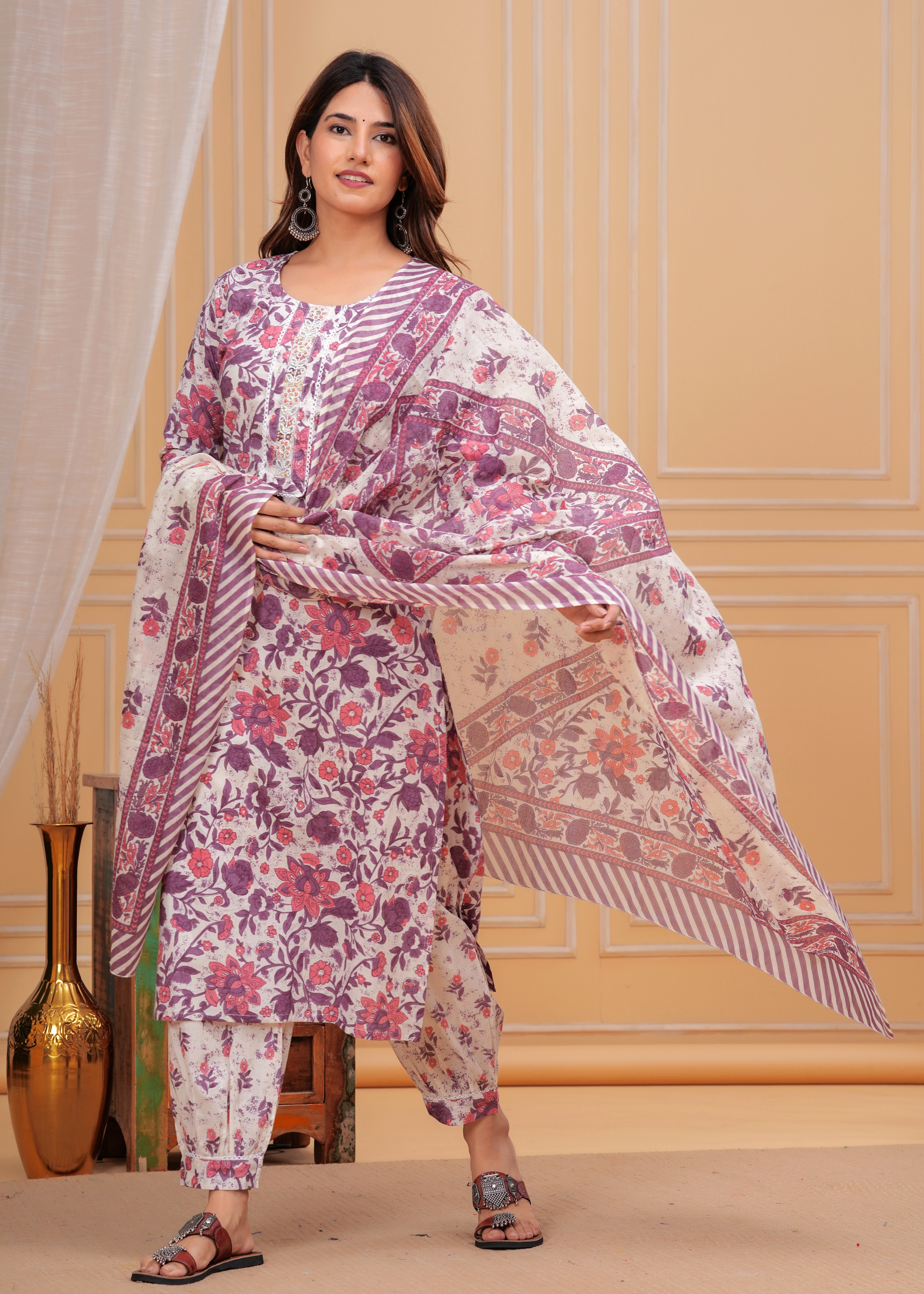 Women Floral Printed Regular Kurta with Trousers & With Dupatta