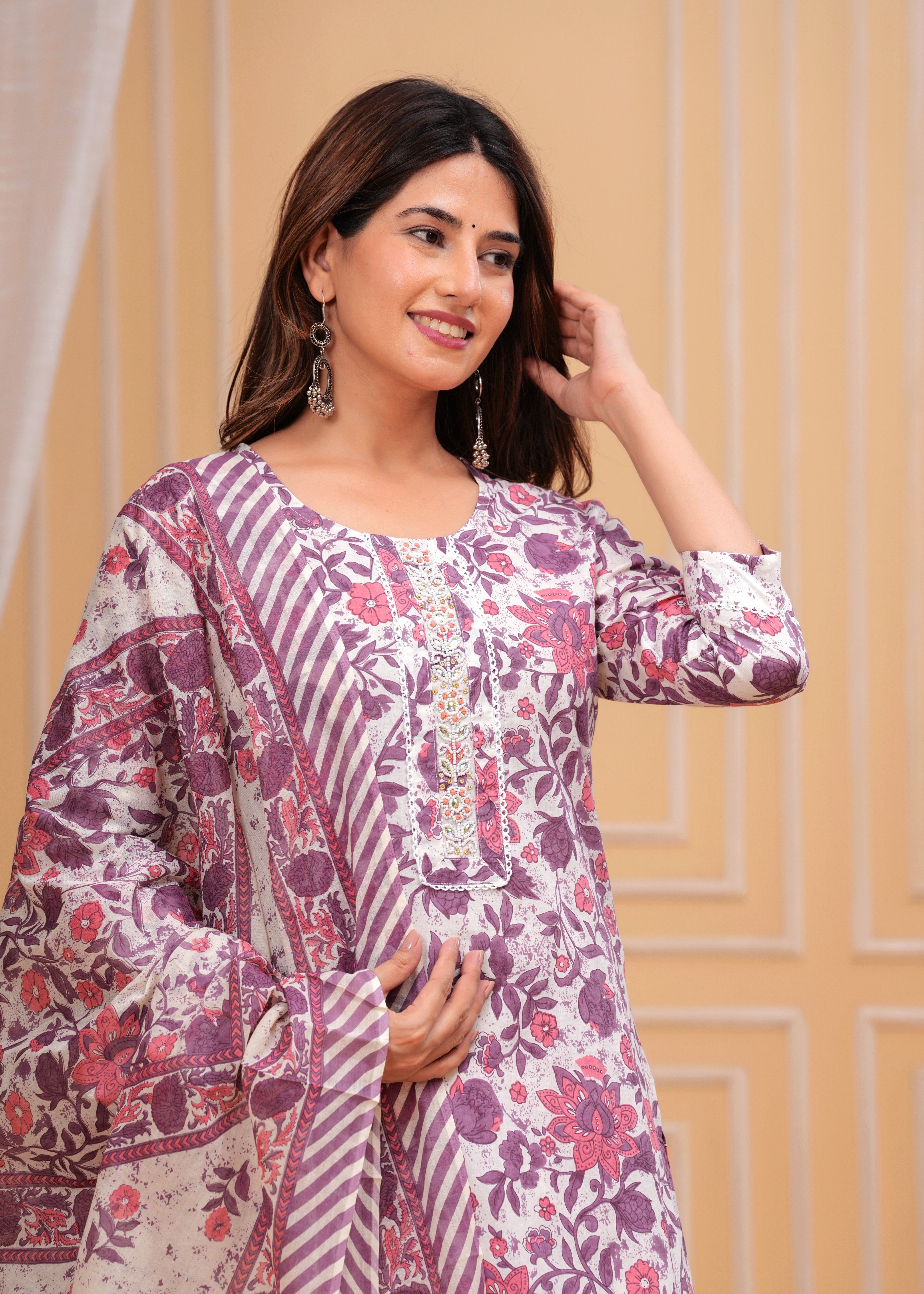 Women Floral Printed Regular Kurta with Trousers & With Dupatta