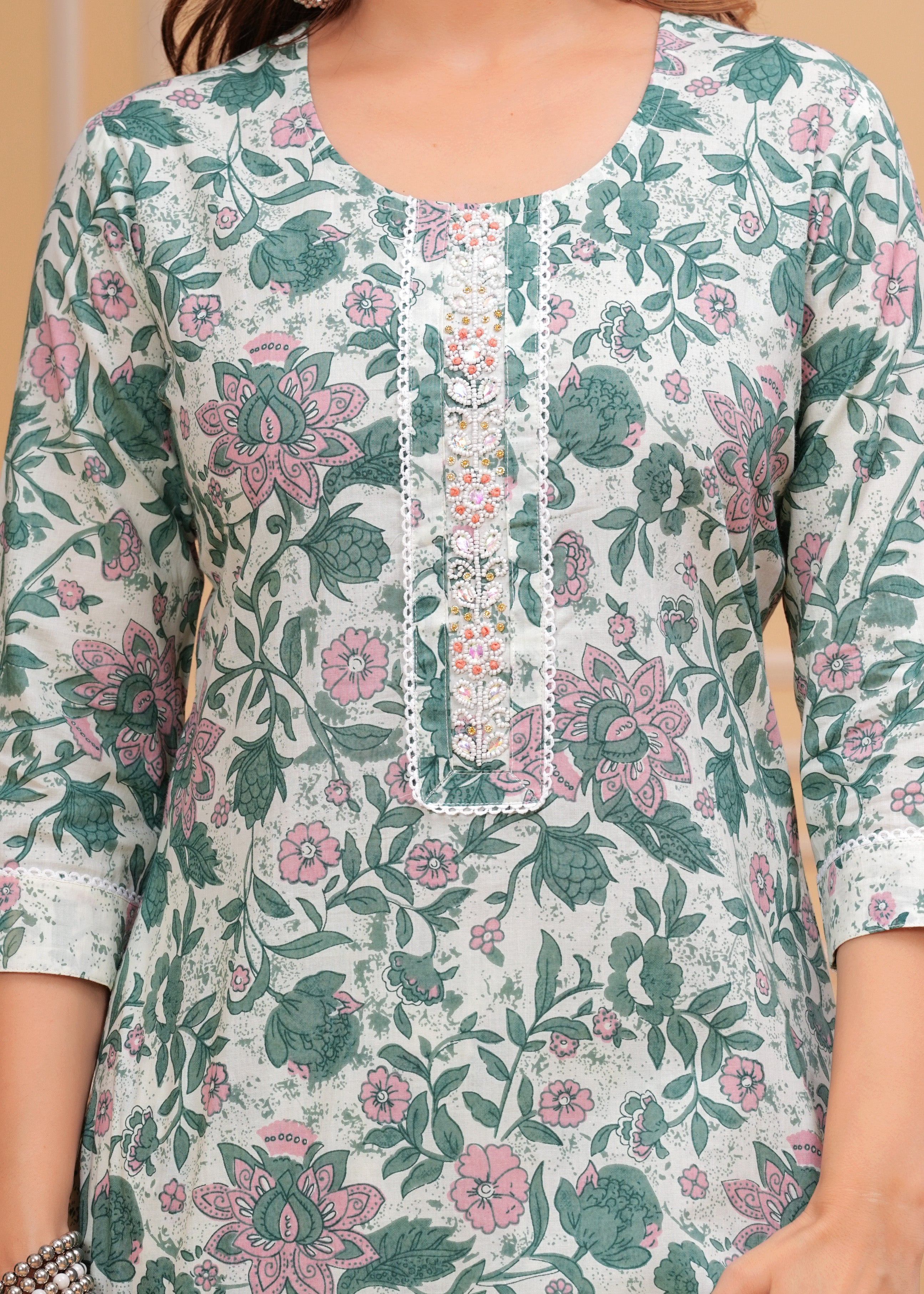 Women Floral Printed Regular Kurta with Trousers & With Dupatta