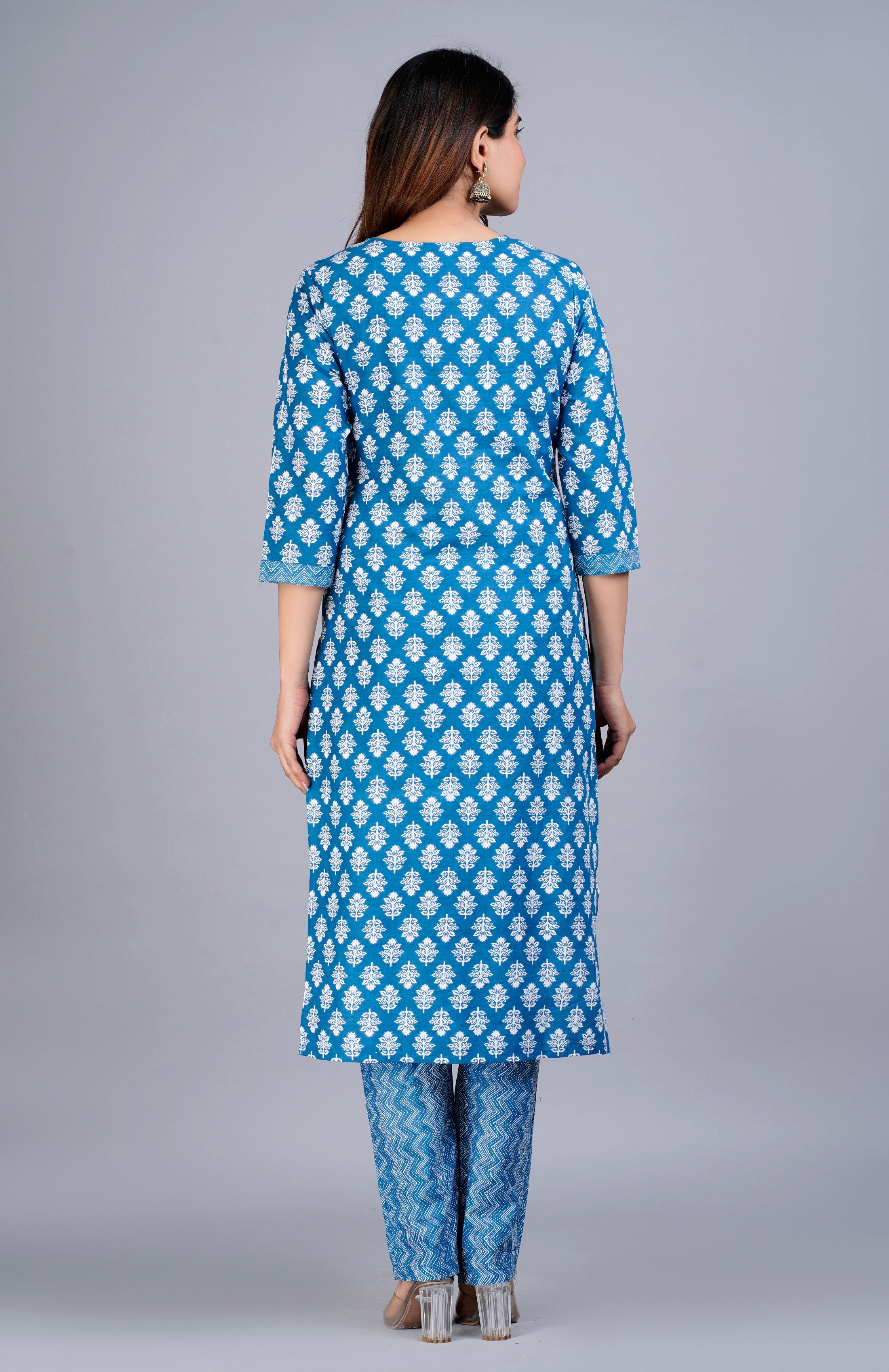 Women Floral Printed Regular Kurta with Trousers & With Dupatta