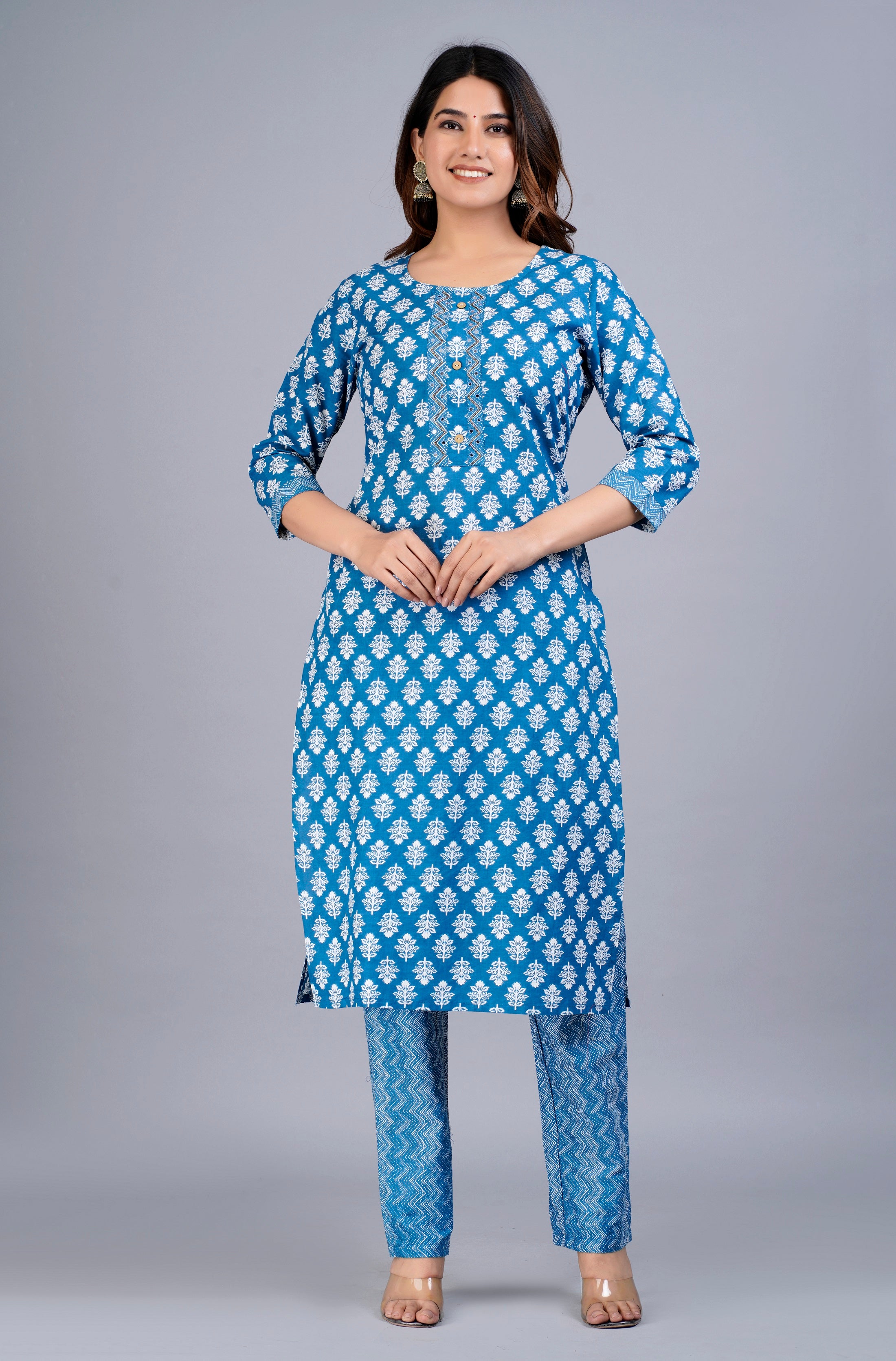 Women Floral Printed Regular Kurta with Trousers & With Dupatta