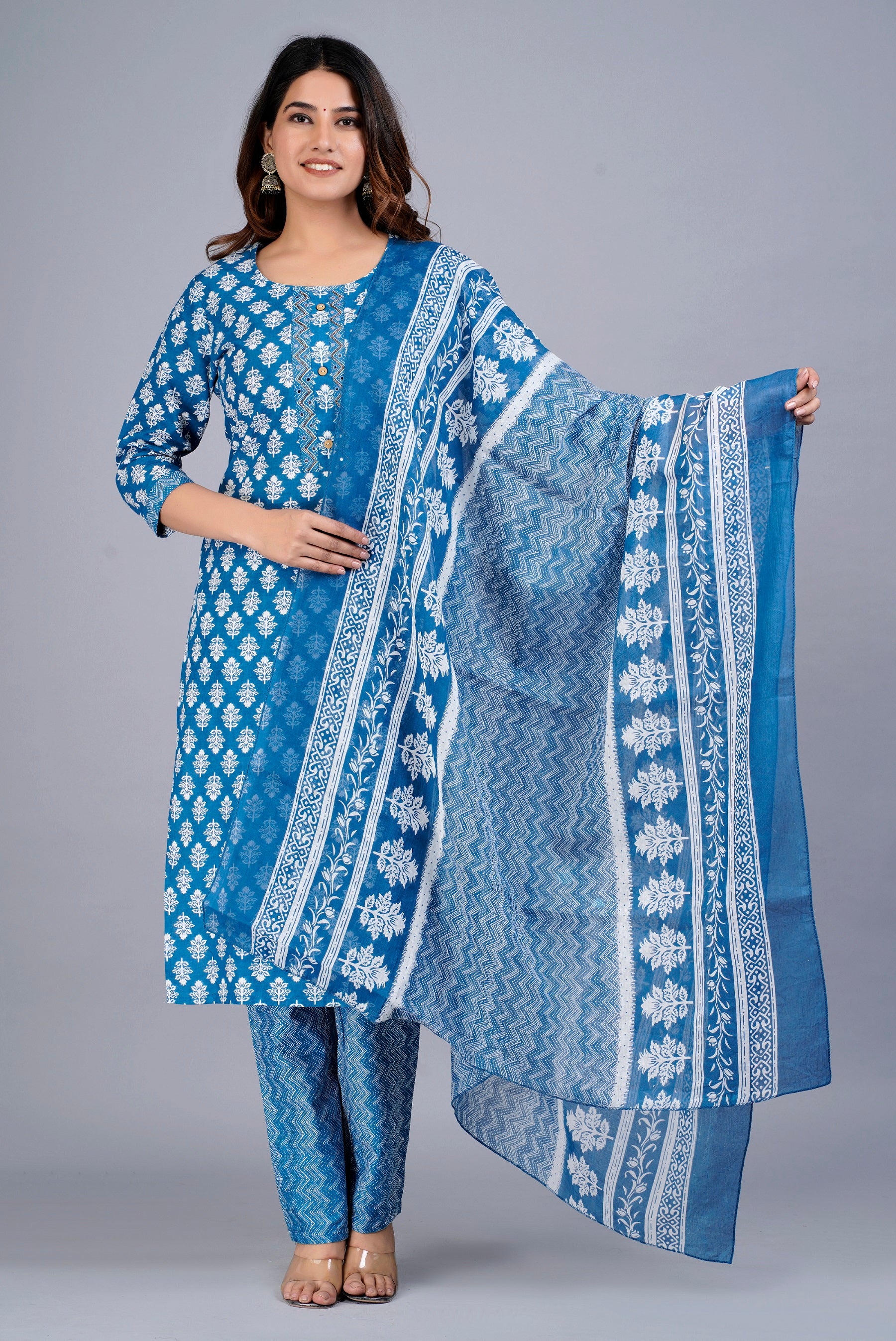 Women Floral Printed Regular Kurta with Trousers & With Dupatta