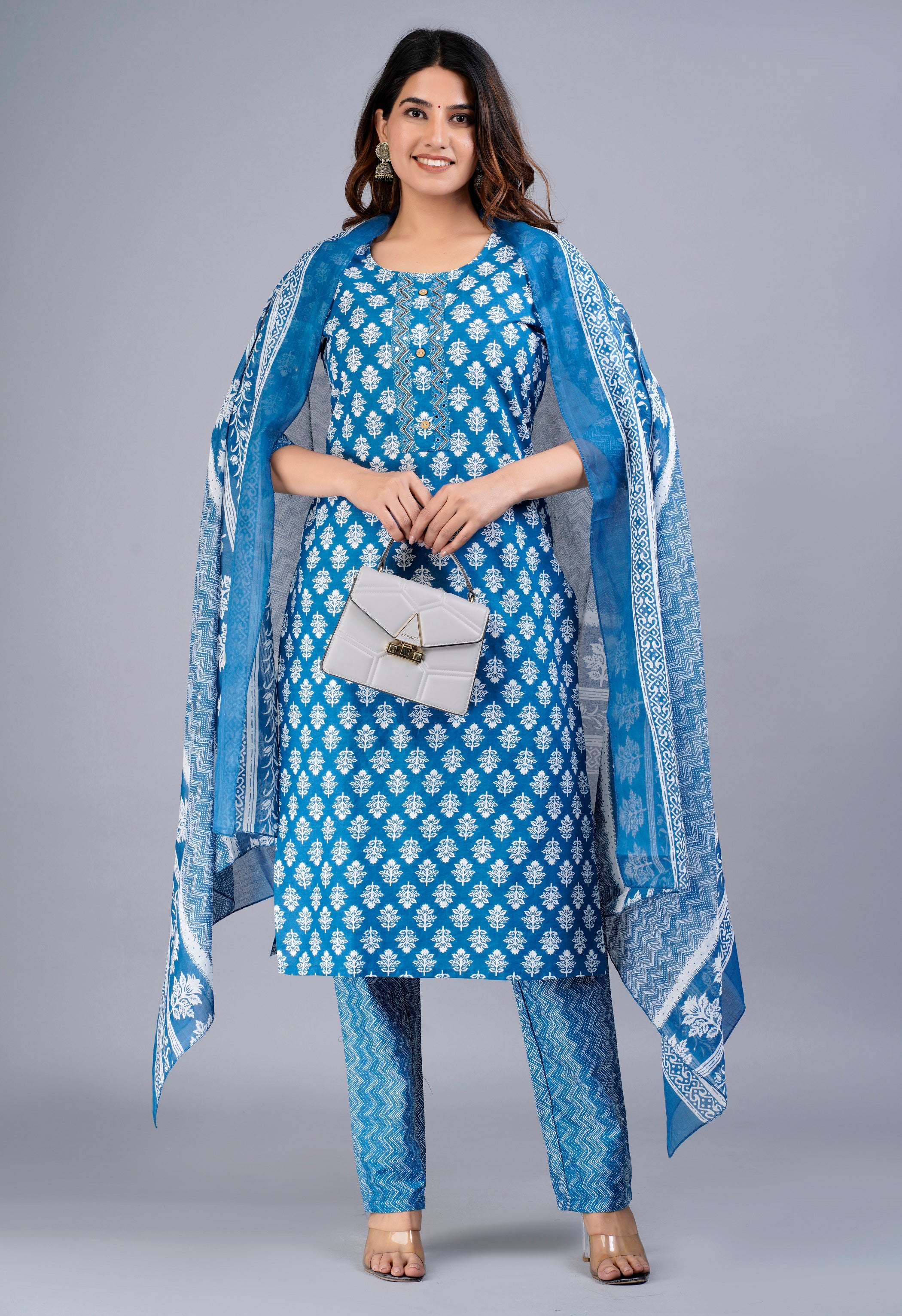 Women Floral Printed Regular Kurta with Trousers & With Dupatta