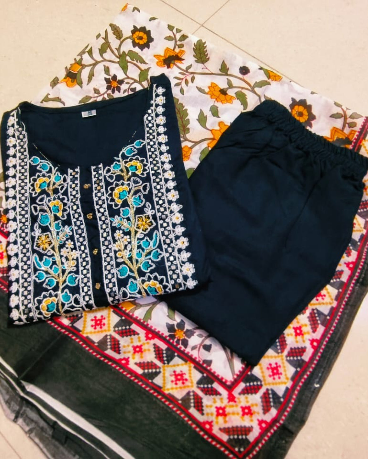 Musterd Embroidery Marron Embroidery Black Embroidery