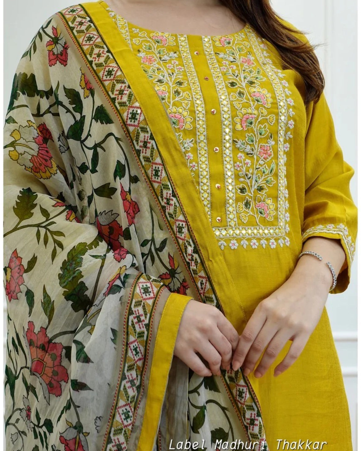 Musterd Embroidery Marron Embroidery Black Embroidery