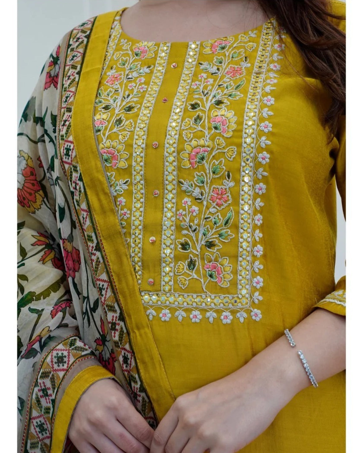 Musterd Embroidery Marron Embroidery Black Embroidery