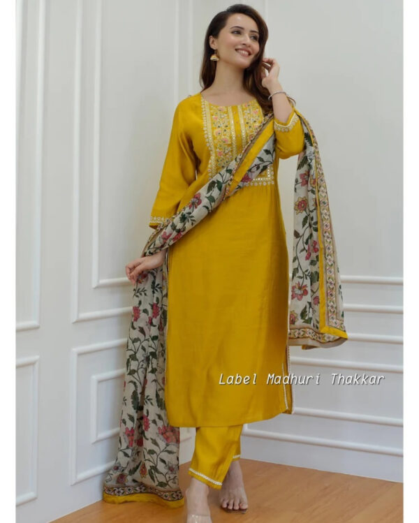 Musterd Embroidery Marron Embroidery Black Embroidery