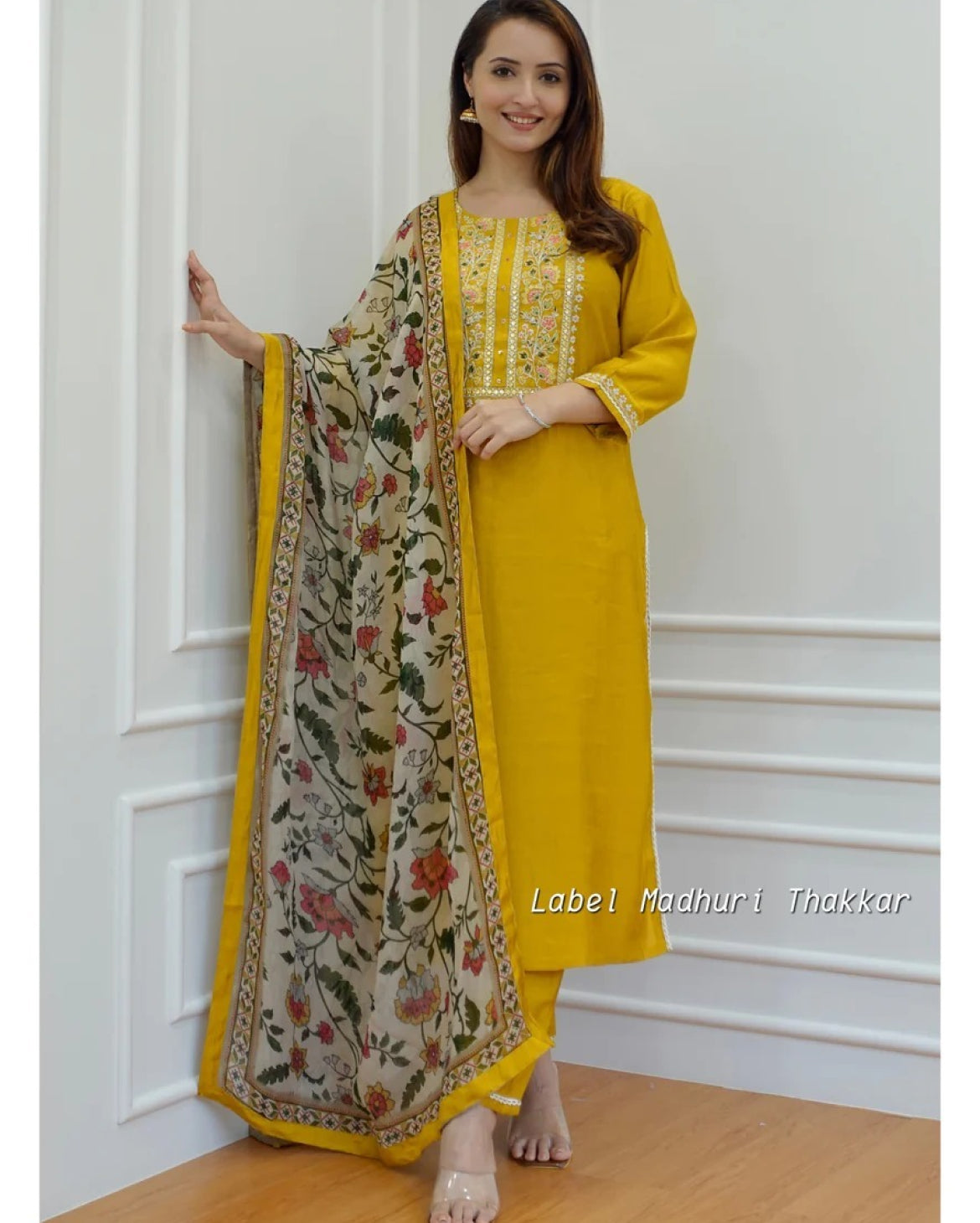 Musterd Embroidery Marron Embroidery Black Embroidery